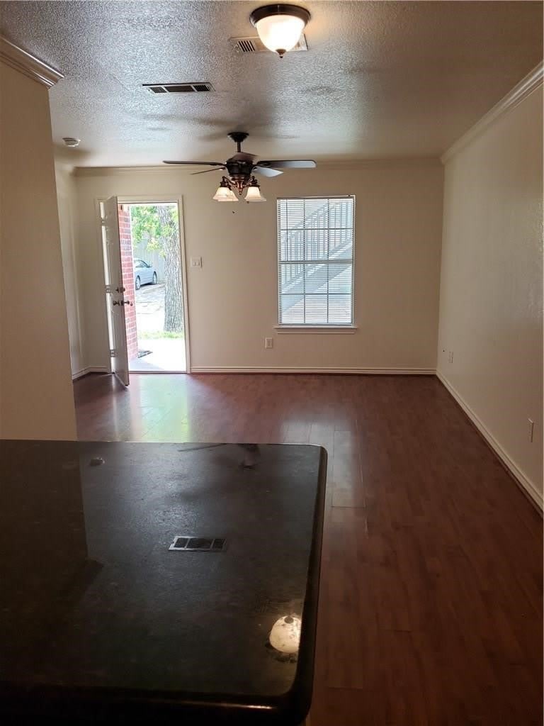 1618 Bois D Arc Street – photo 5