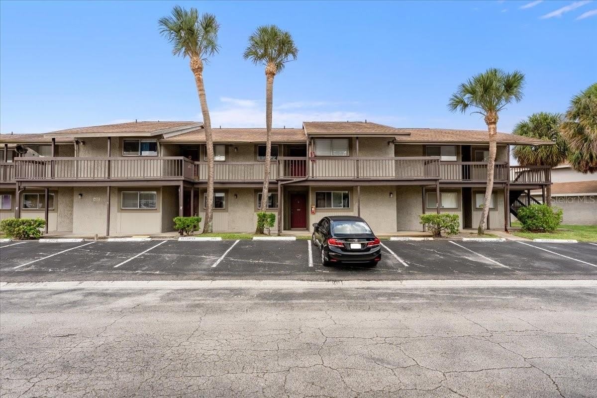 6332 NEWTOWN Circle – photo 1