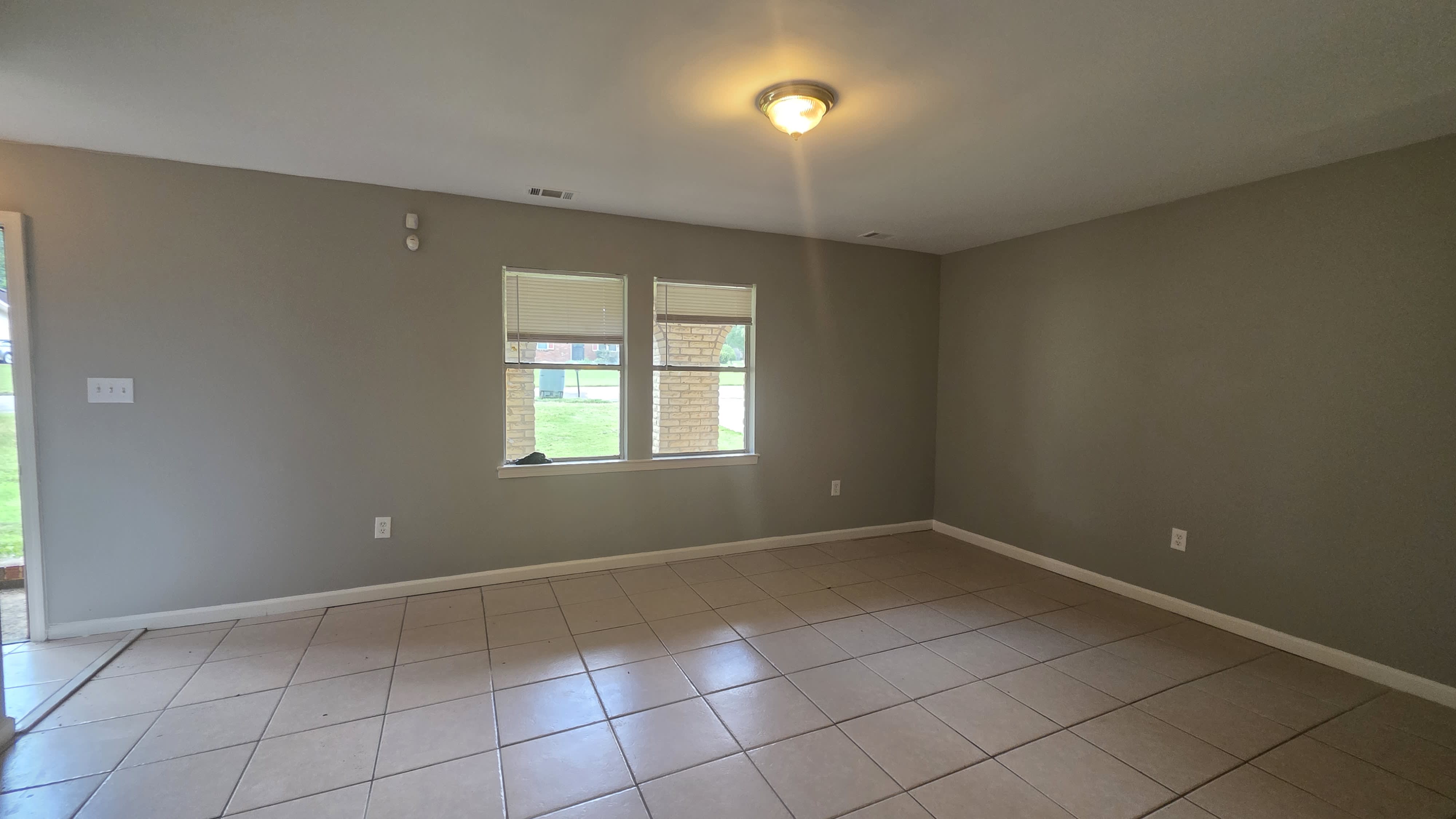 2089 Saint James Dr – photo 3