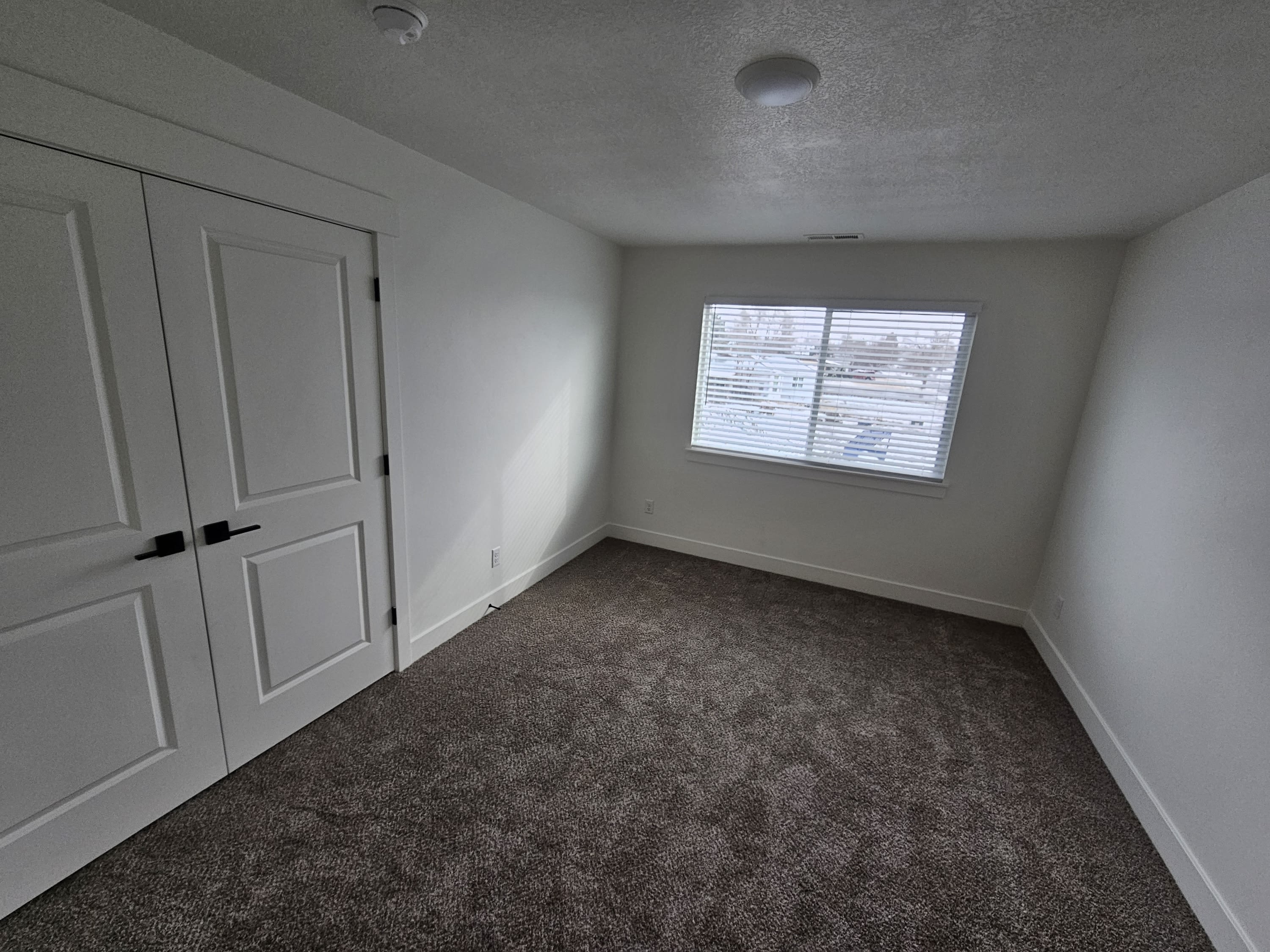 112 E 730 N – photo 3