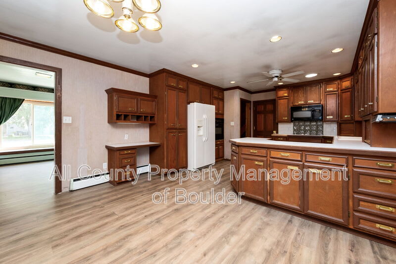 701 S MillerAve – photo 4