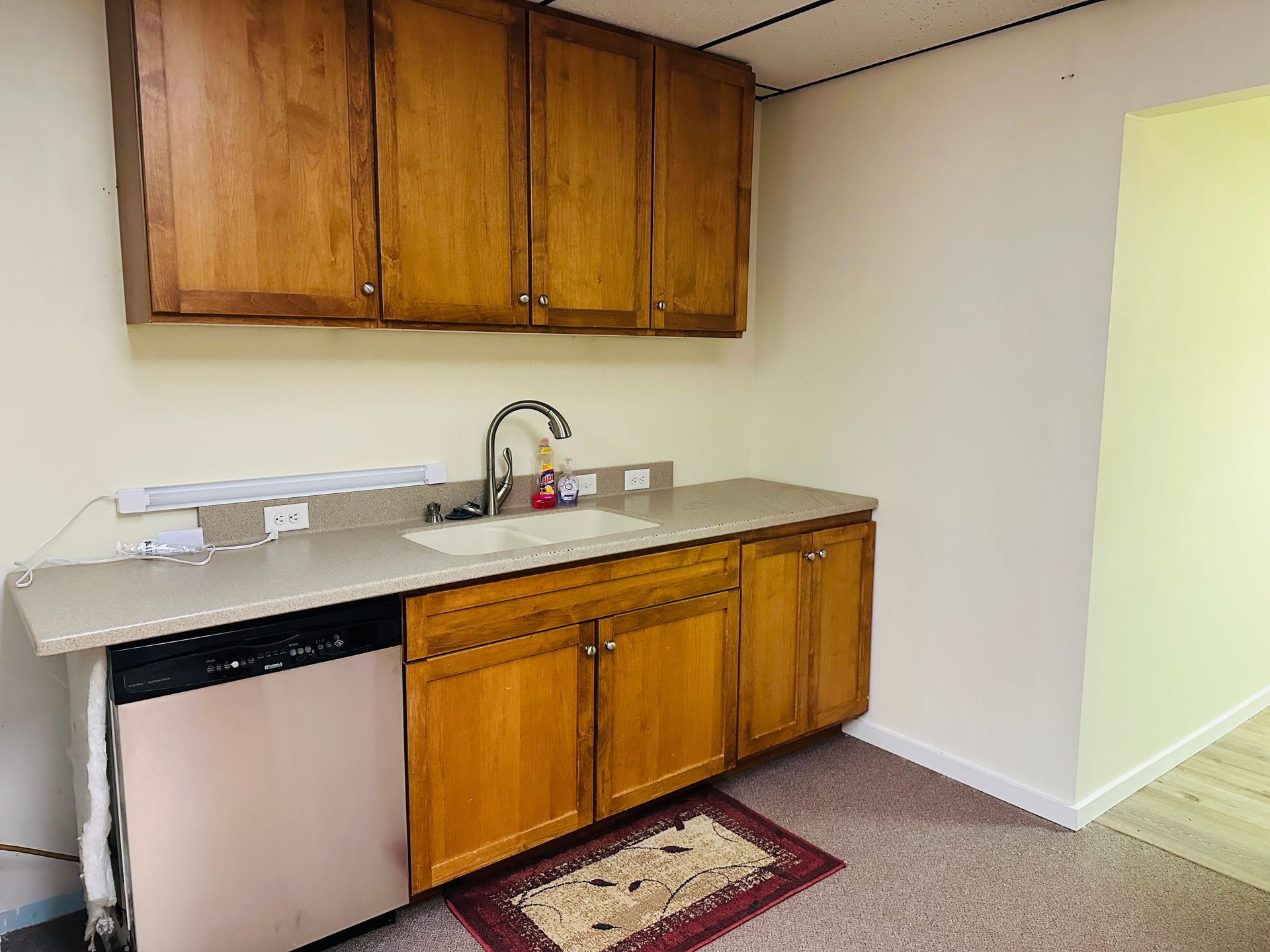 2 Bedroom With Laundry And Off Street Parking – photo 4