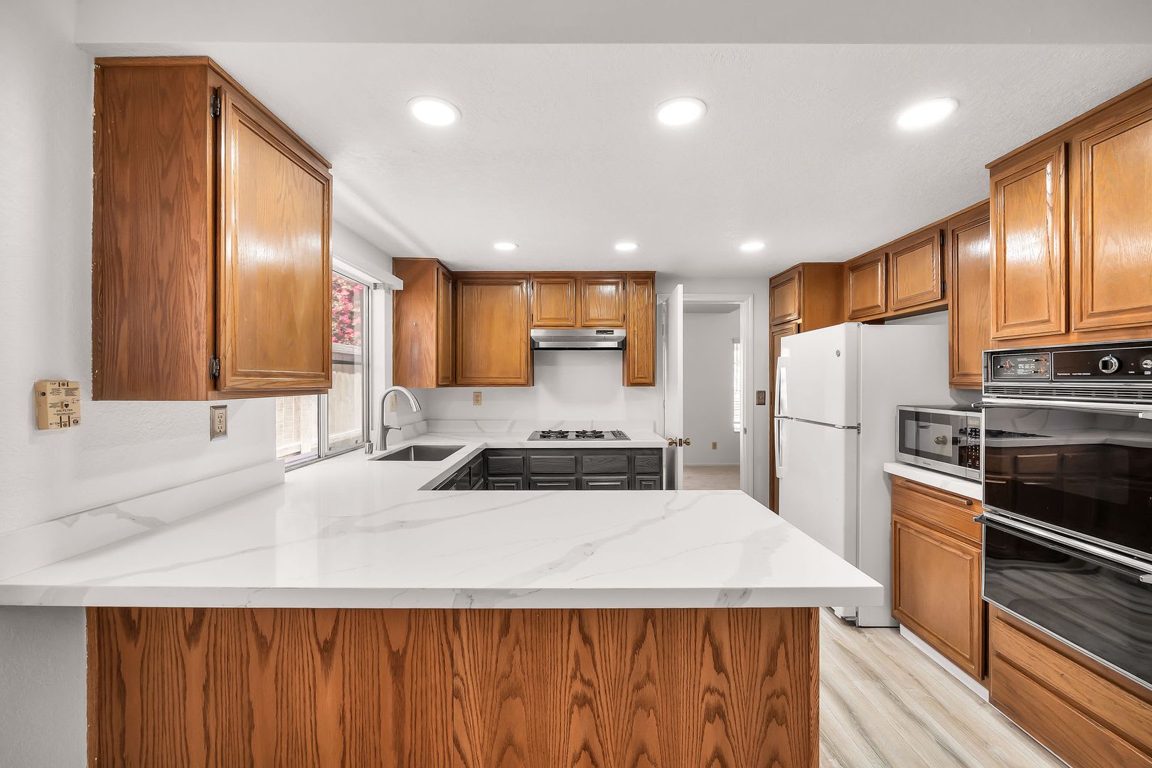 Spacious 3-Bedroom Home In the Community of Montecito, Rancho San Diego! – photo 5
