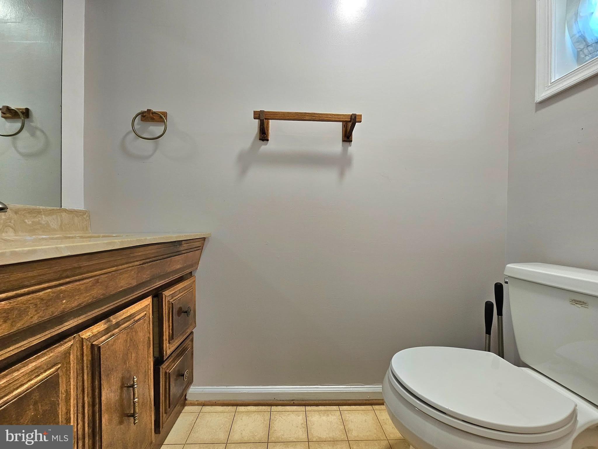 8561 SOUTHLAWN Court – photo 4