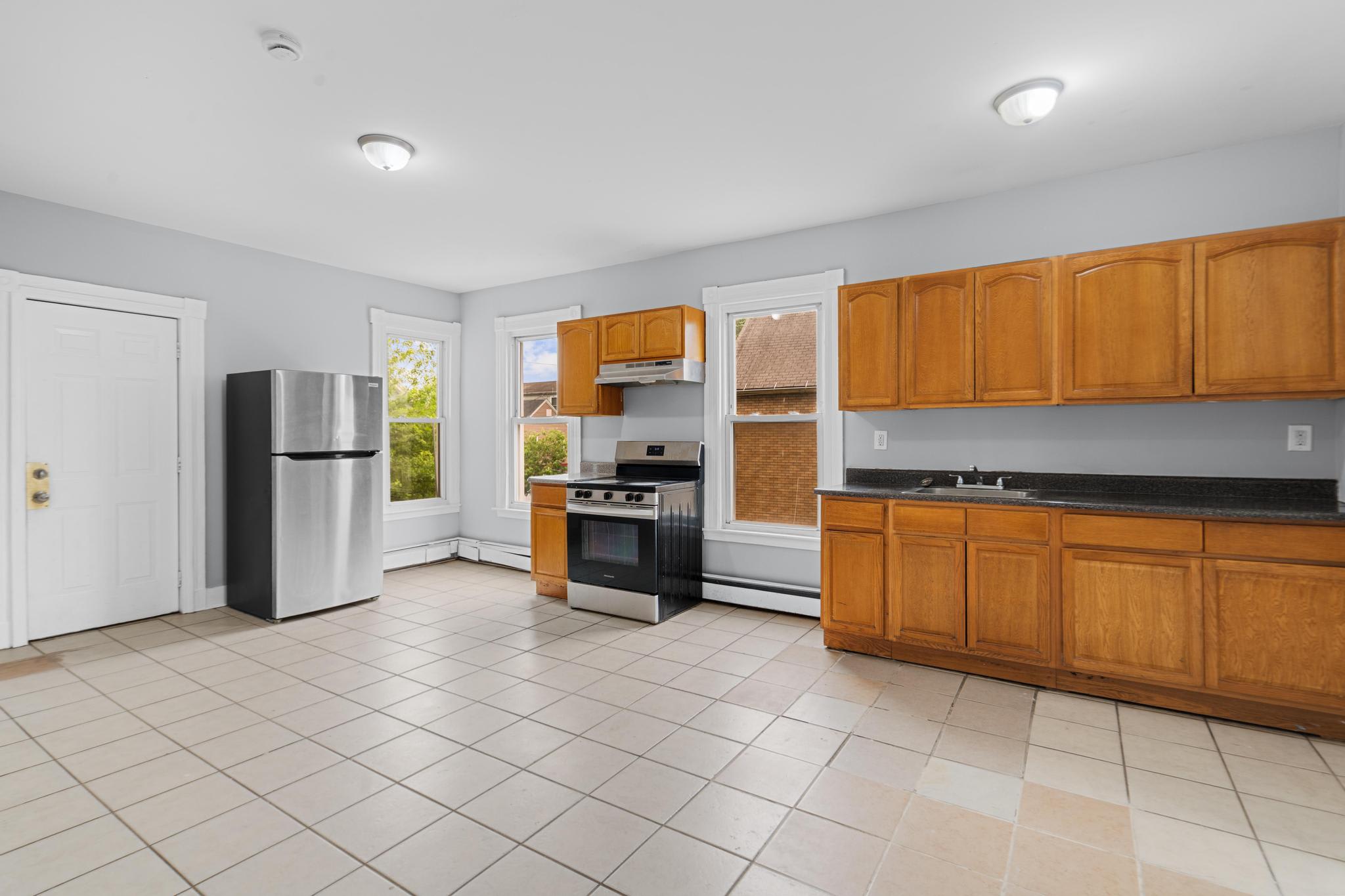 354 Poplar Street, Unit 2 – photo 1