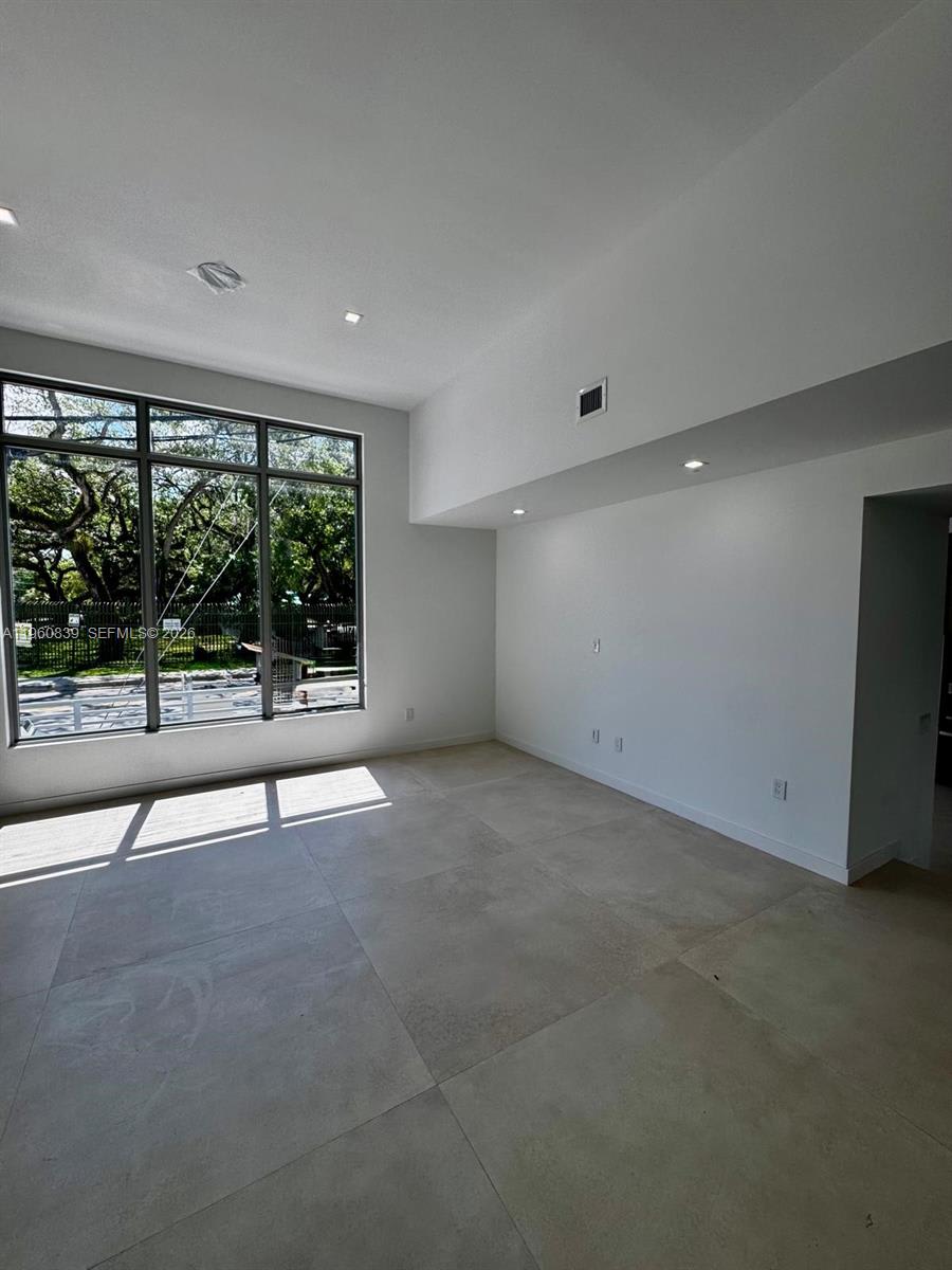 3204 Plaza Street – photo 3