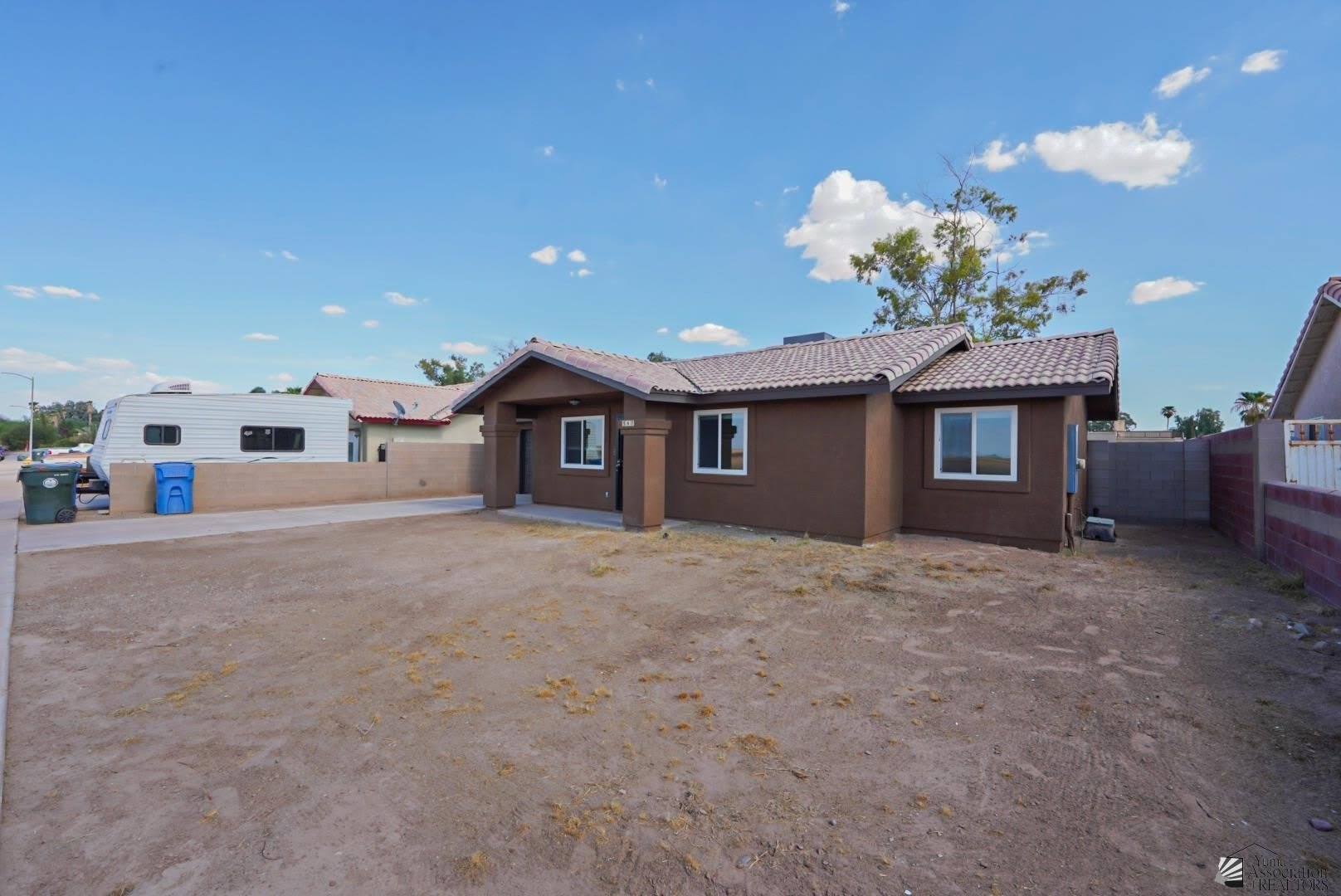 587 E JEFFERSON ST – photo 4