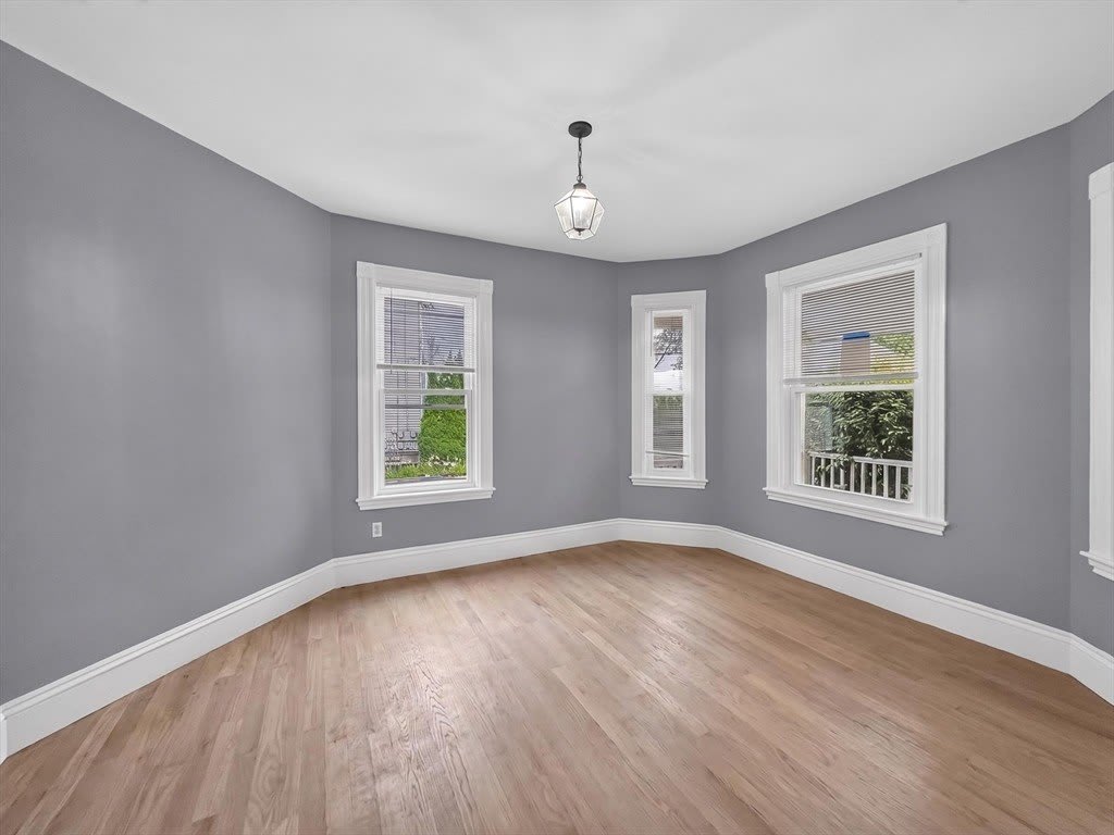 70 Holbrook Ave – photo 5