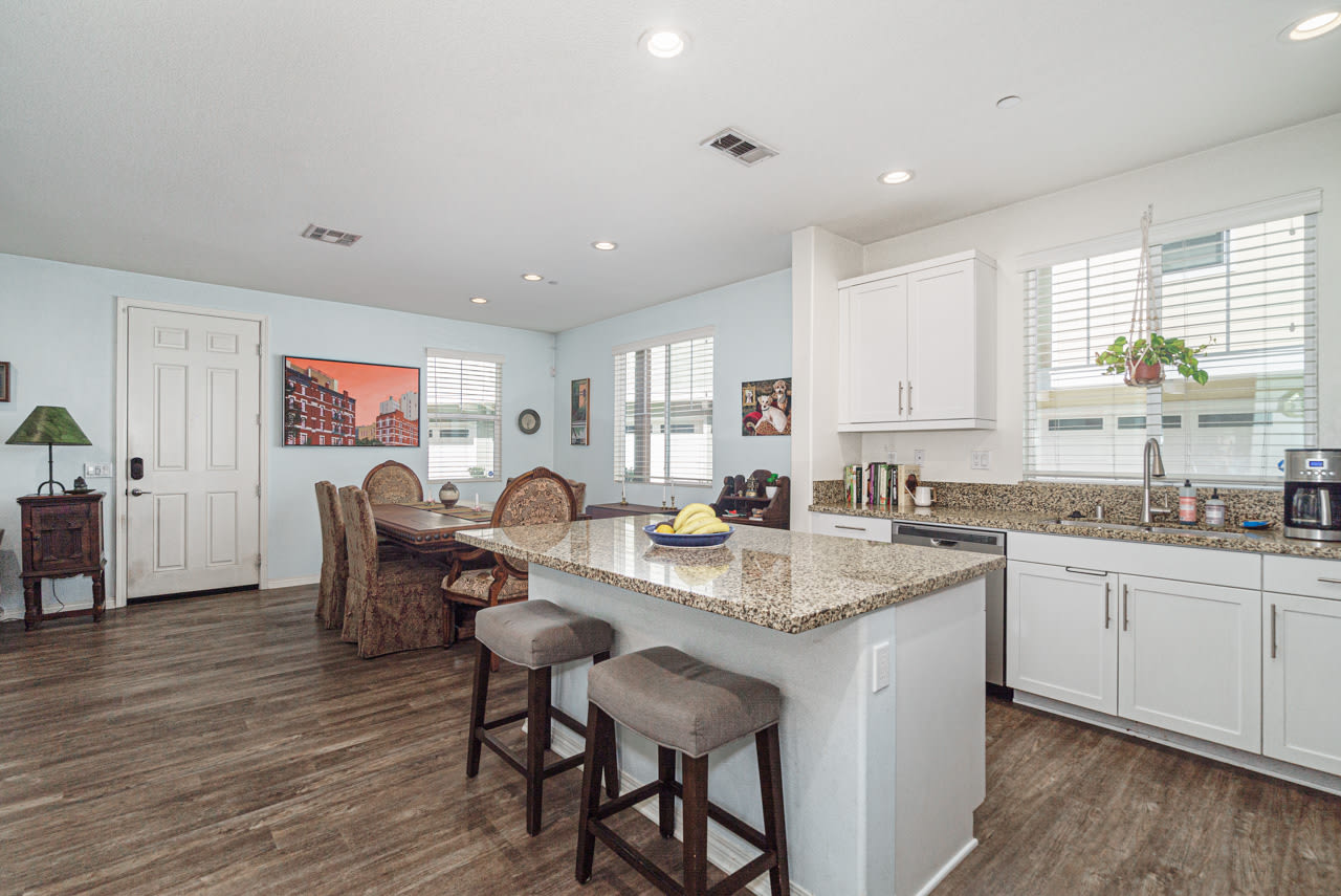 512 Heron Lane – photo 2