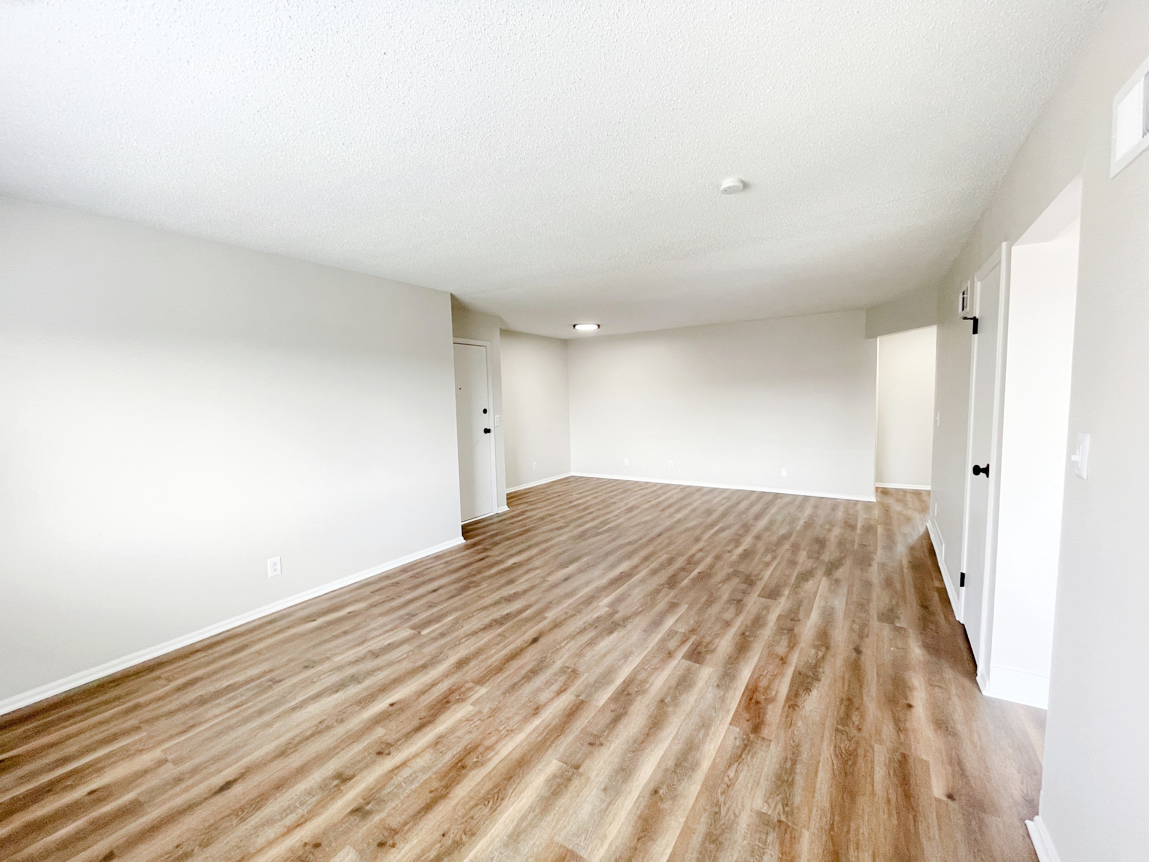 87th Street Apartments – photo 2