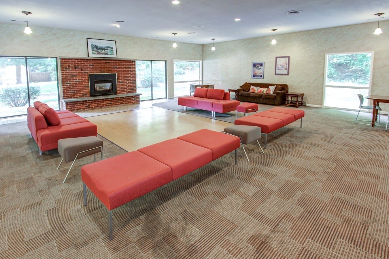 Williamsburg Village Apartments – photo 5