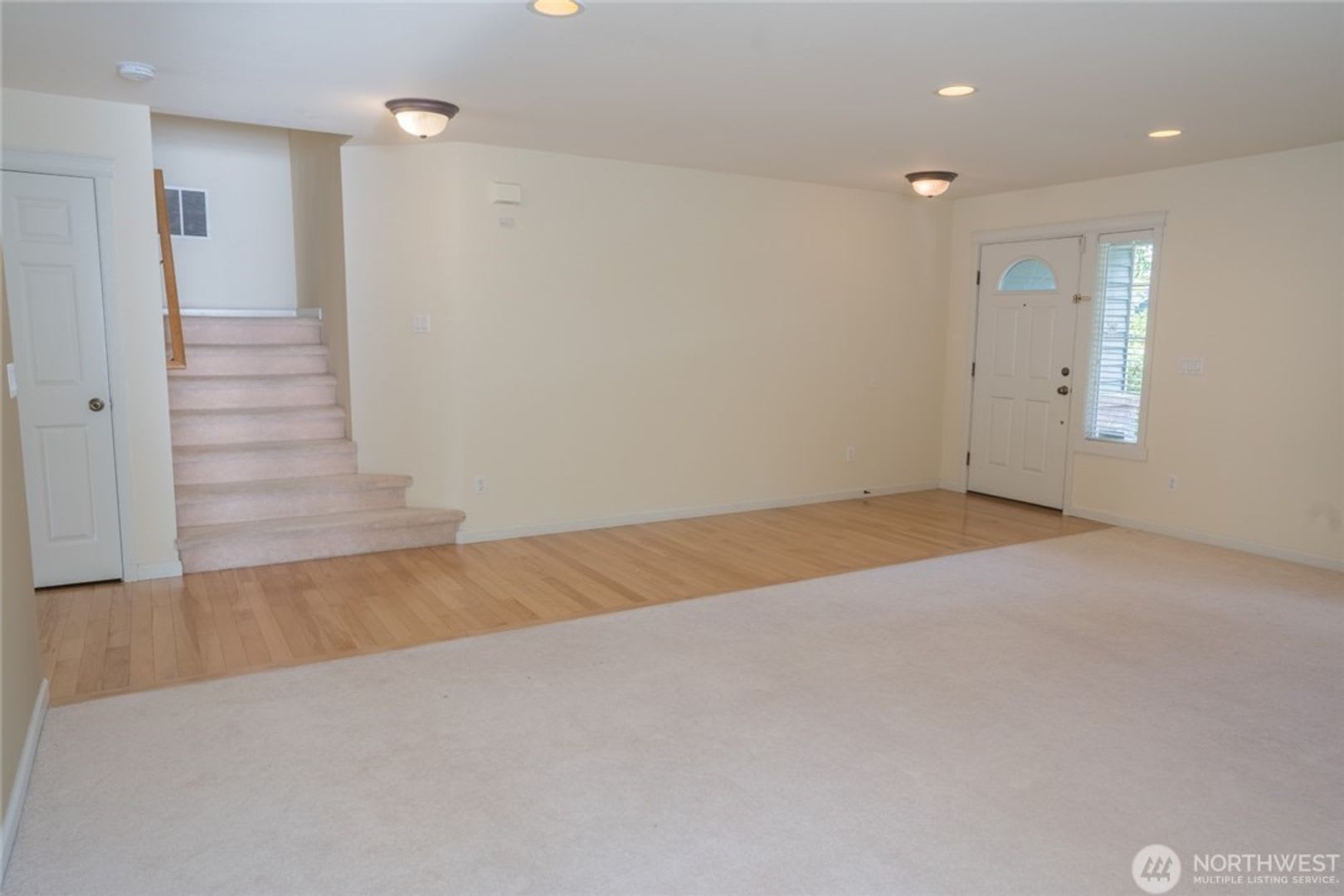 4bd/2.5ba Redmond Home – photo 4