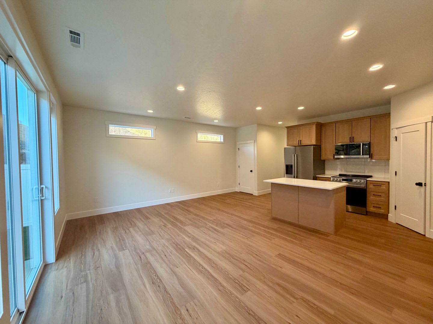 MOVE-IN SPECIAL! High End, New Construction 3 bed, 2.5 ba, EV Charging INCLUDED! – photo 3