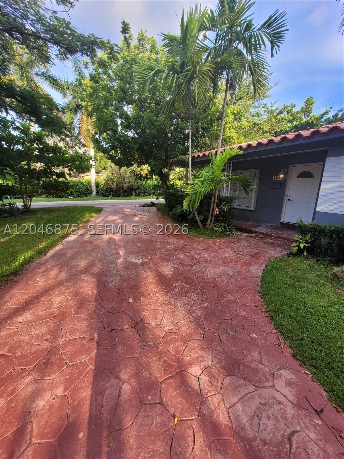 1132 Moffett St – photo 2
