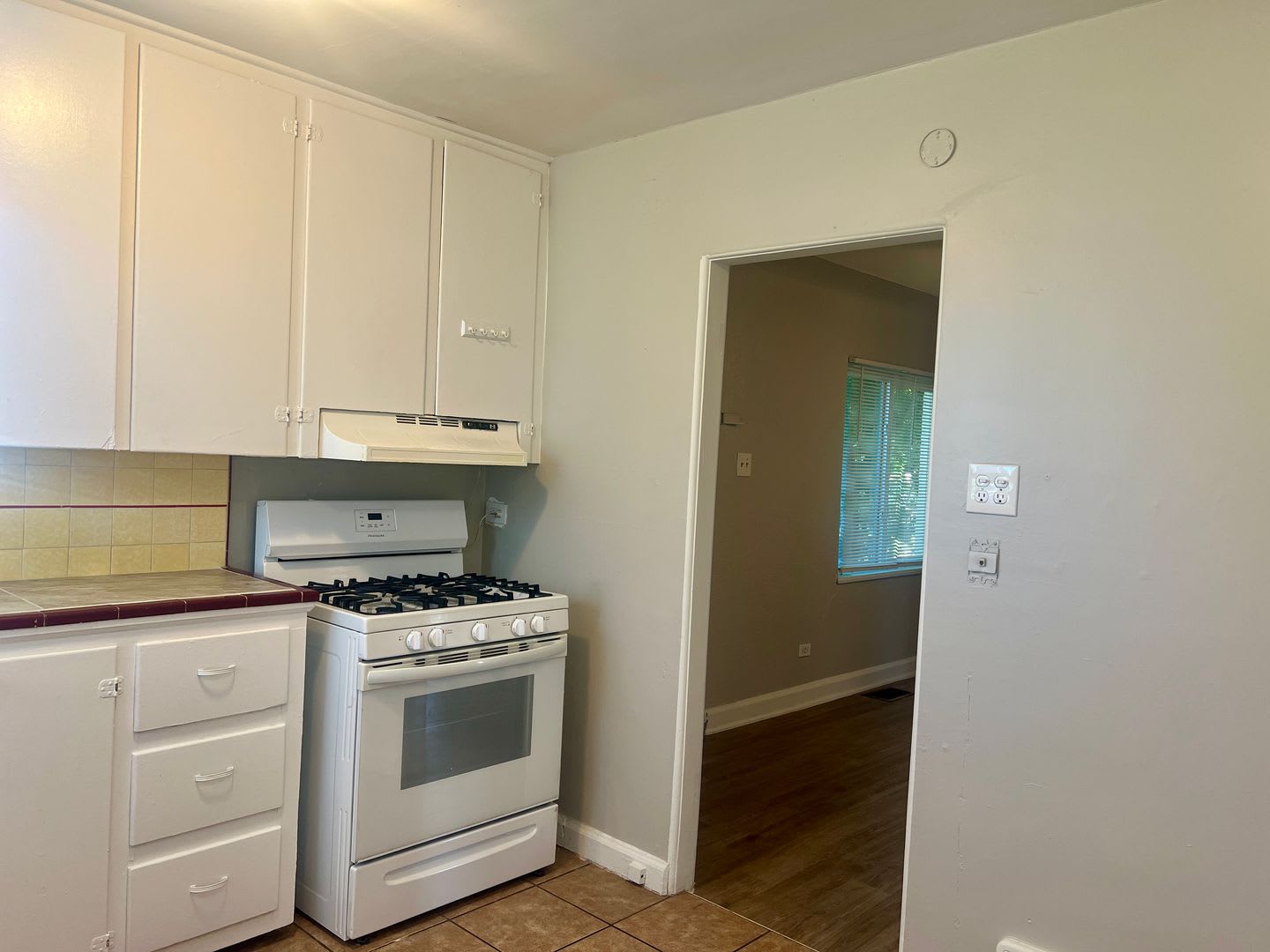 Charming 2 Bed Home Near Central Park – photo 3