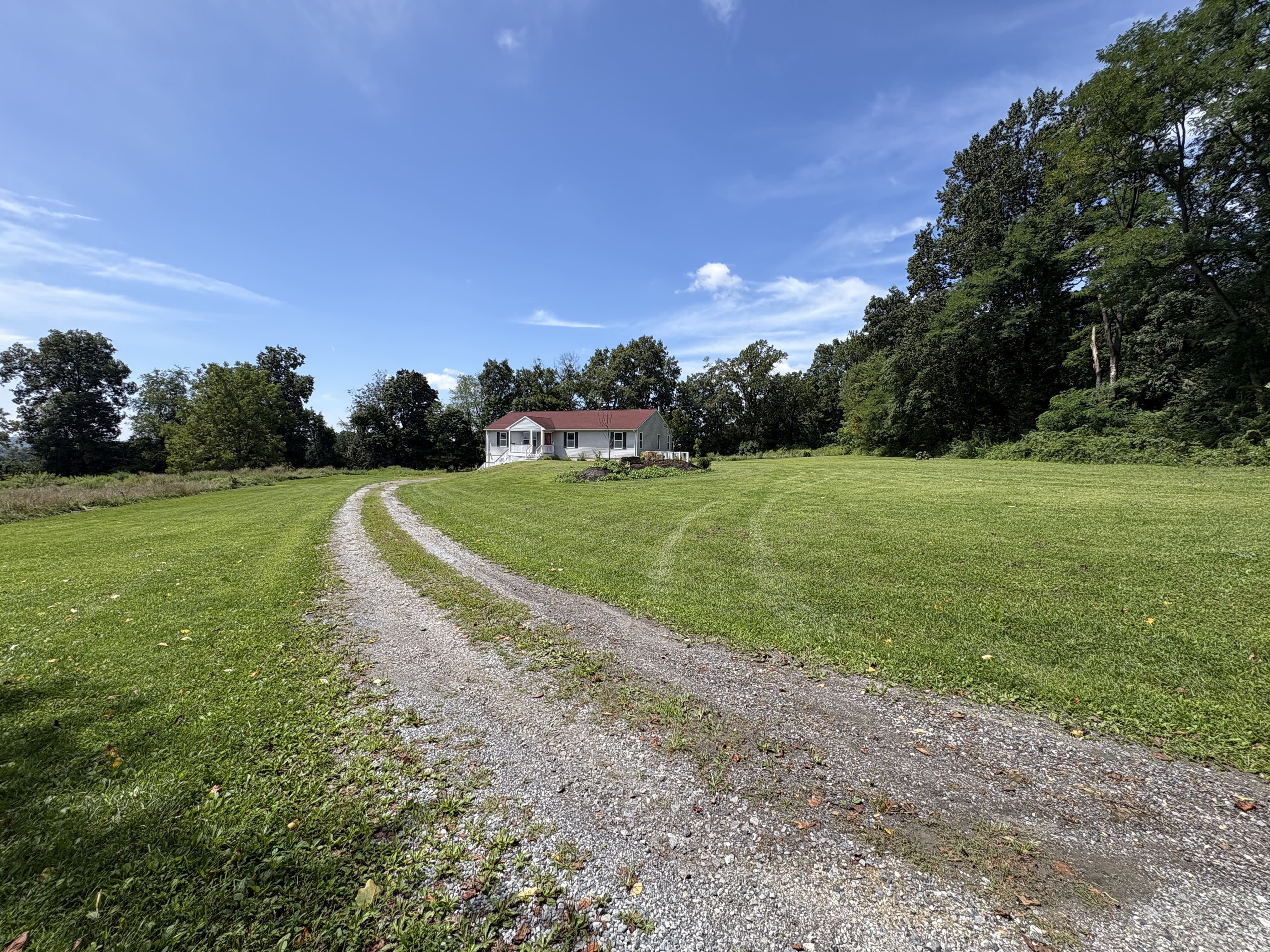 138 Lilly Rd – photo 1