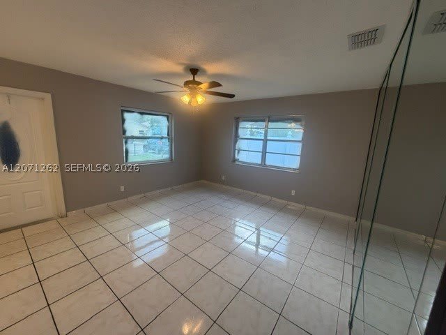 2571 NW 5th St – photo 4