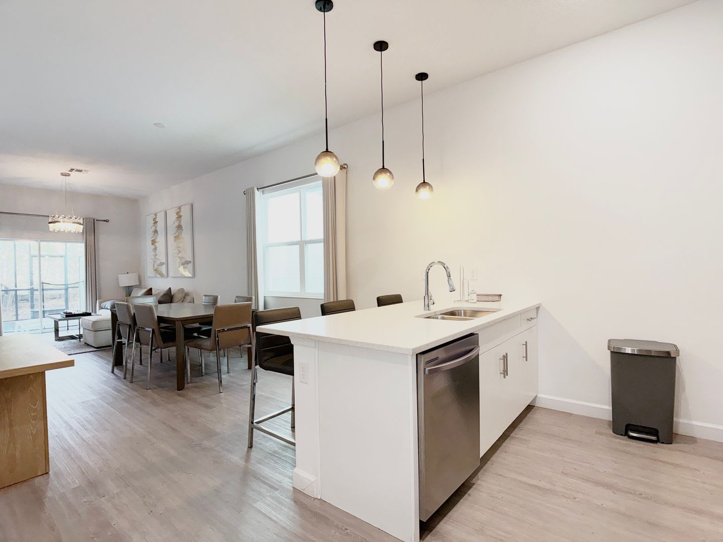 Fully Furnished & Move-In Ready – Lawn Care, Pool Maintenance, and Pest Control are Included! – photo 3