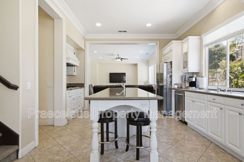 2792 Camphor Ct – photo 4
