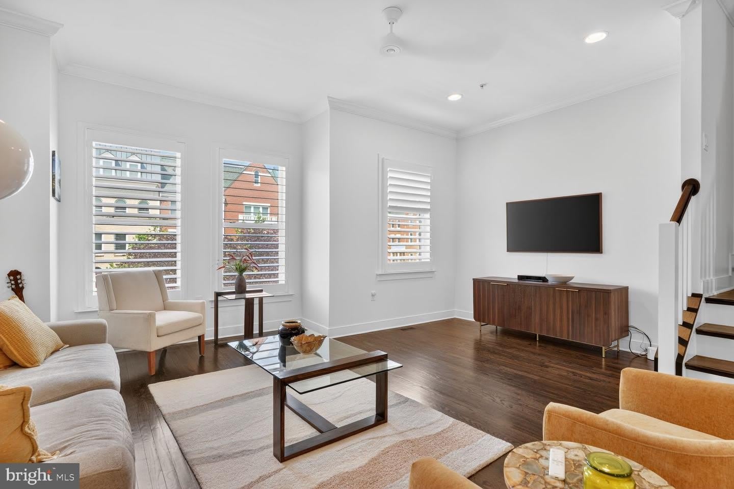 619 E CUSTIS AVE – photo 5