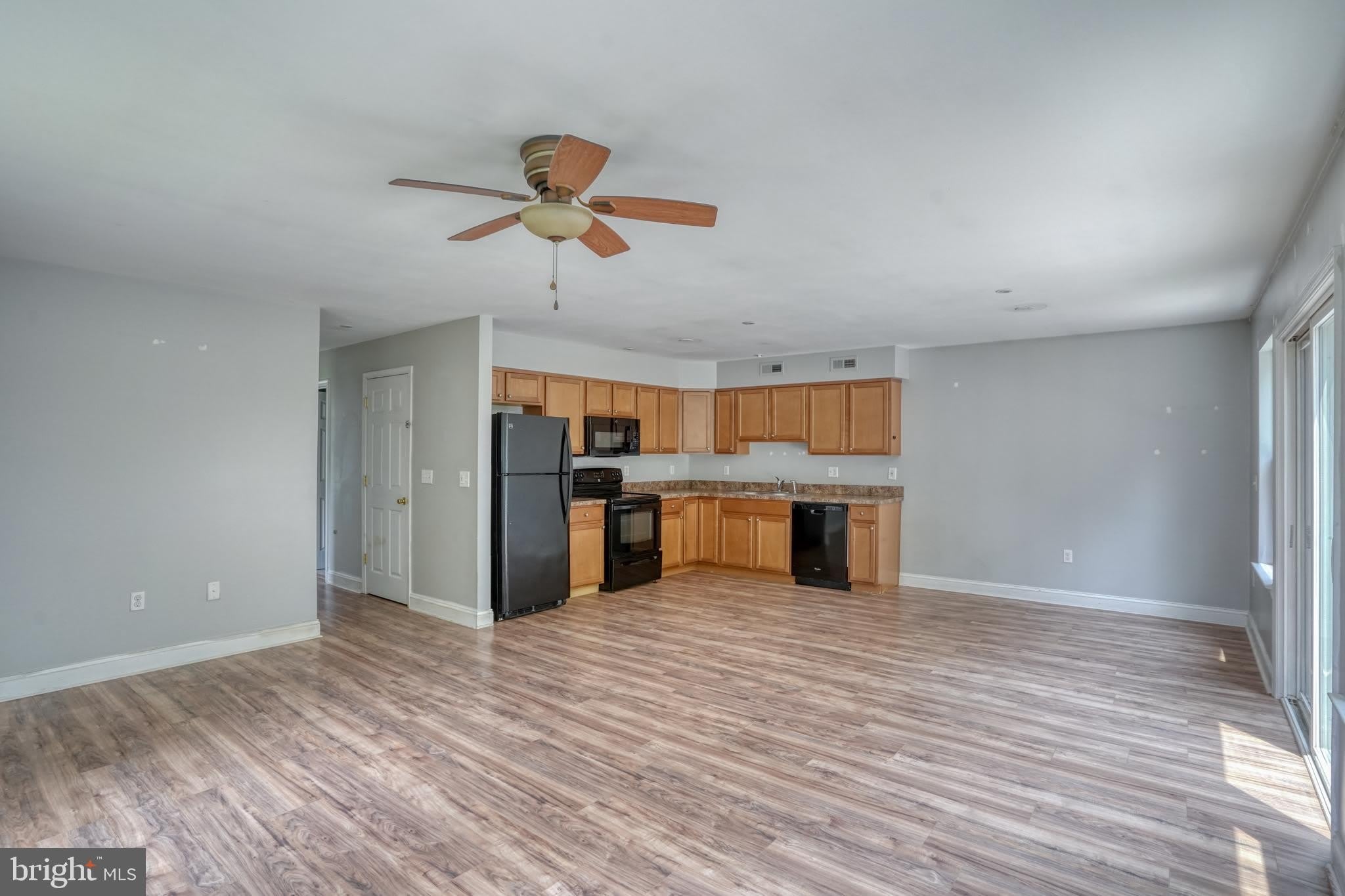 203 HAMILTON Street – photo 2