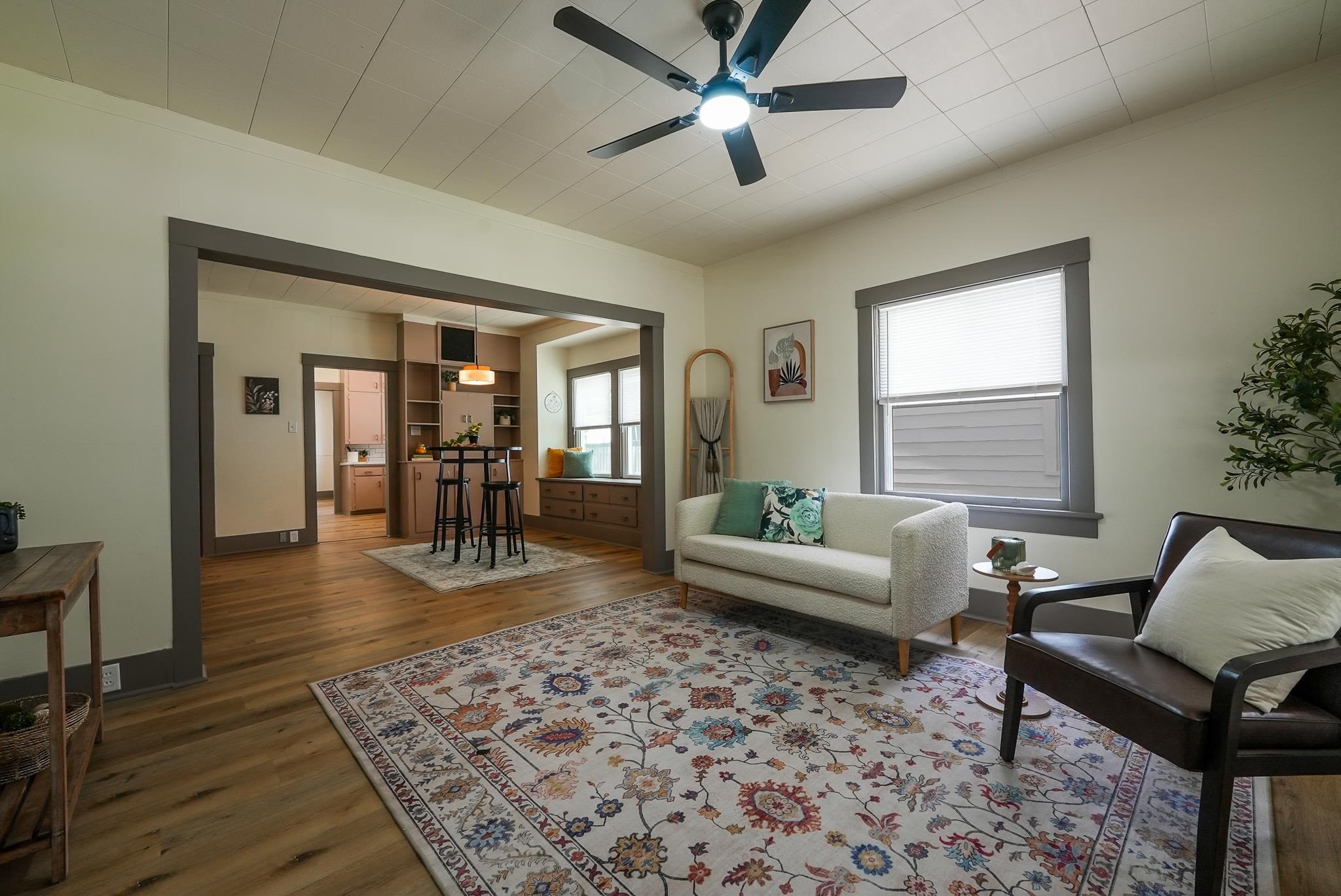 1126 West 1st Avenue – photo 3