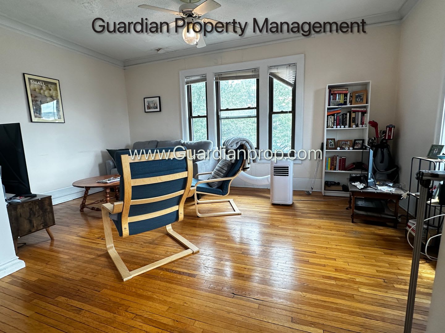 3Rd Floor Corner Unit Se Sun Lakes Uptown Apartment Blocks From Both Lakes Hardwood Floors One Month Free – photo 1