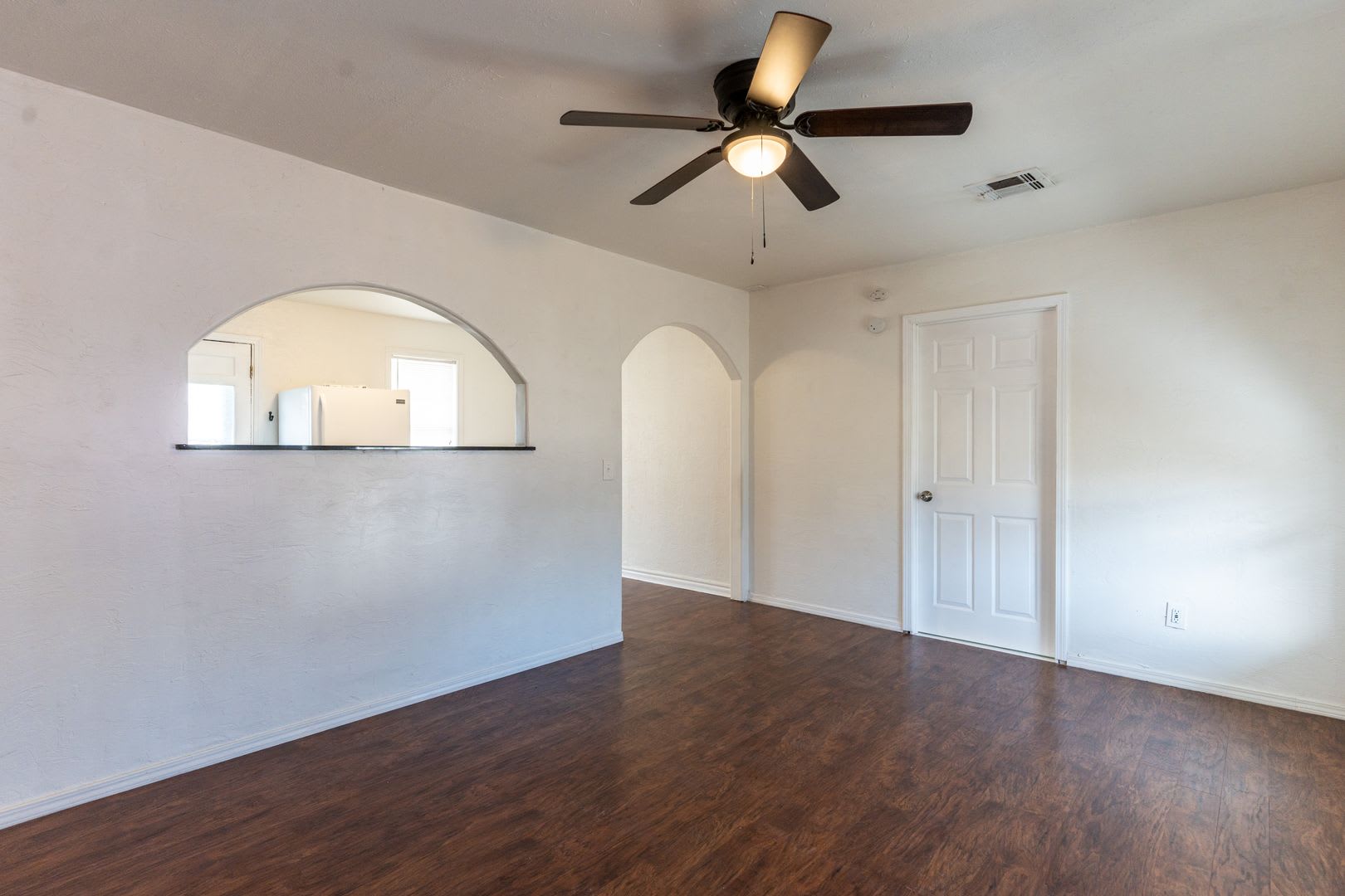 Check out this 2 bedroom home! – photo 5