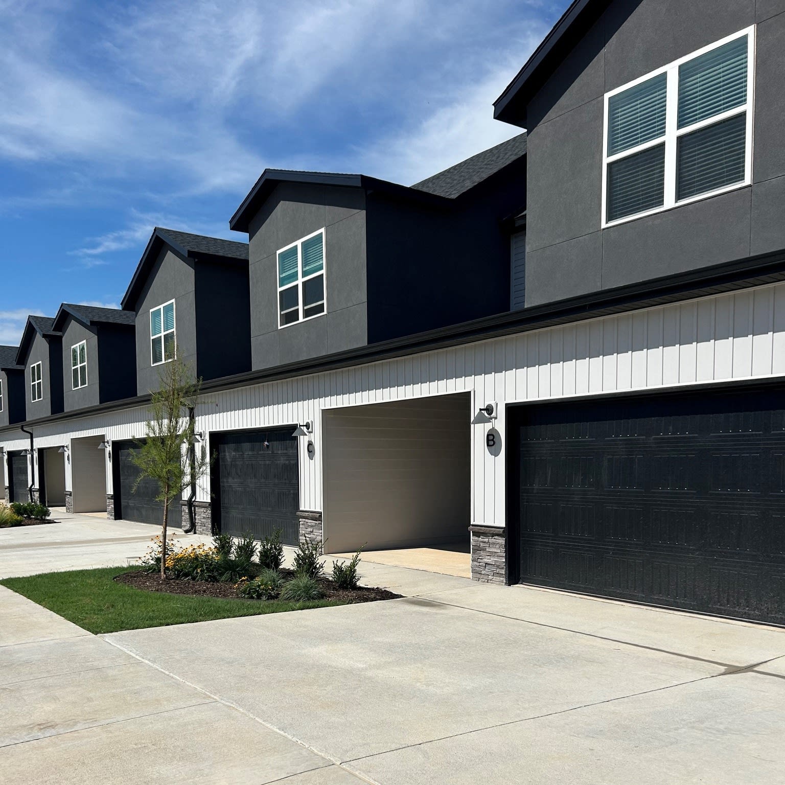 Hillcrest Village – photo 3