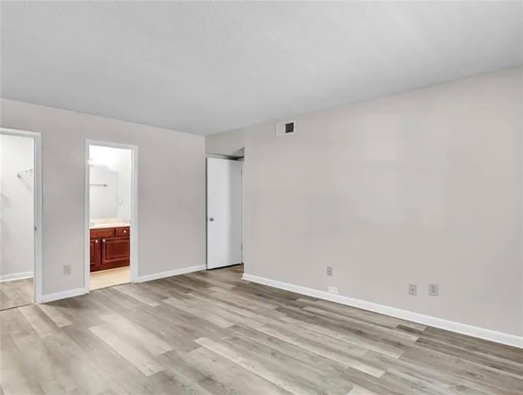 6900 Roswell Road – photo 4