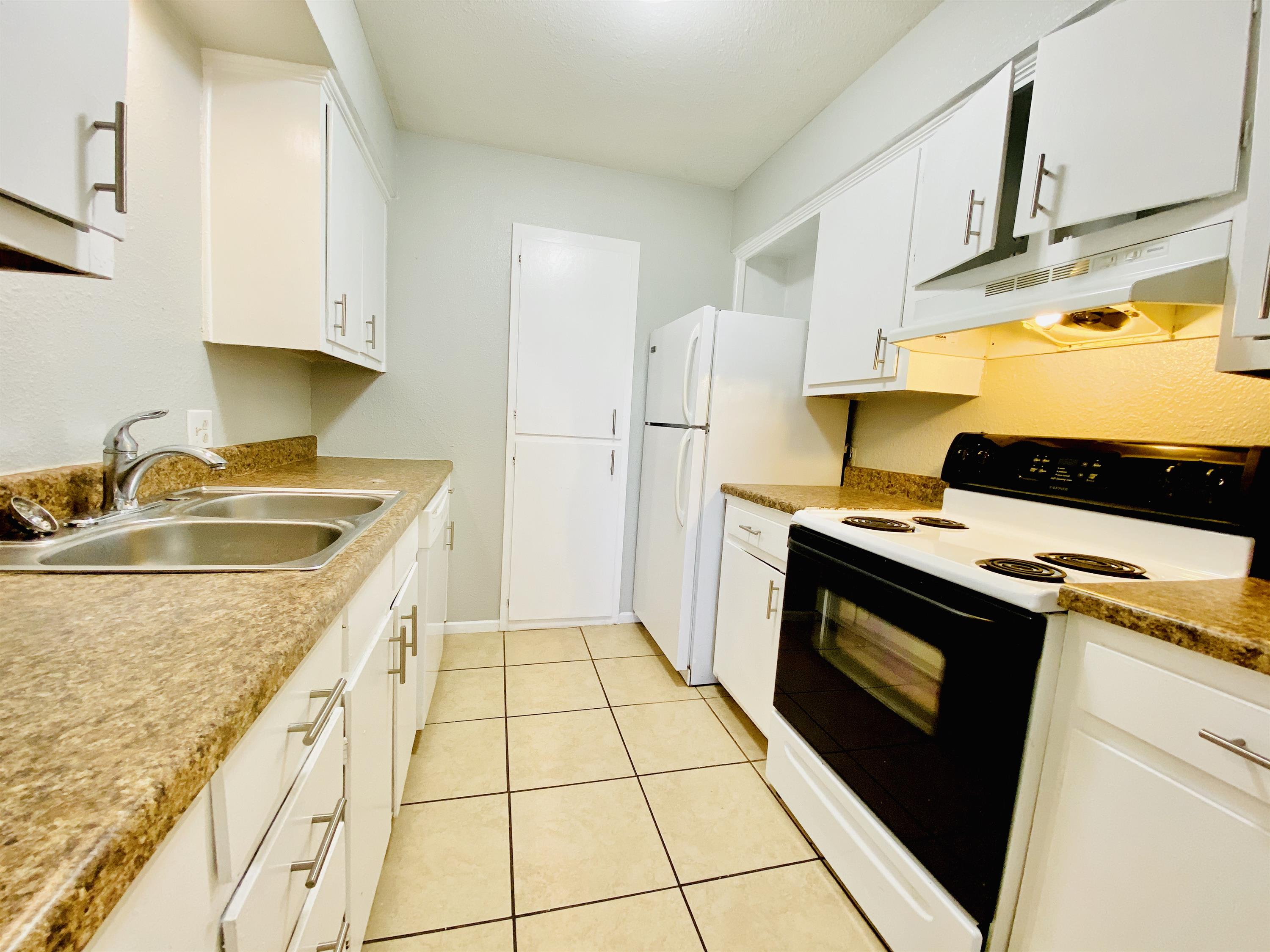 3811 Englewood Circle – photo 2