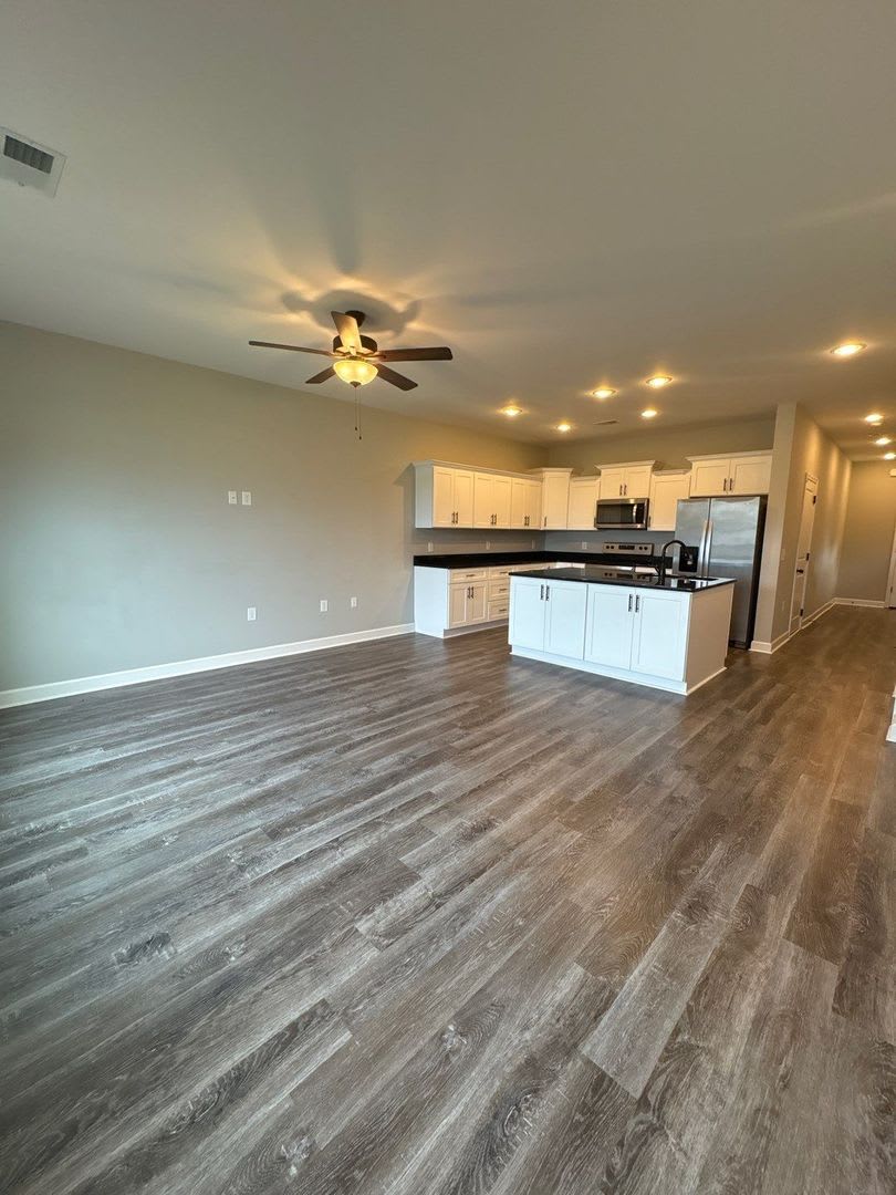 Beautifully Renovated 3BR/2.5BA! Spacious & Move In Ready! – photo 4