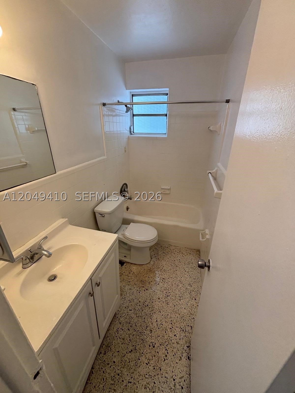 1047 SW 7th St – photo 5