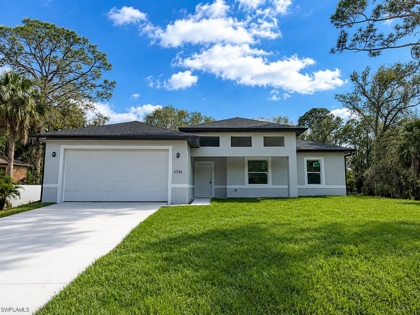 Large 4 bedroom, 3 bath, 2 car garage-MOVE IN READY! – photo 1