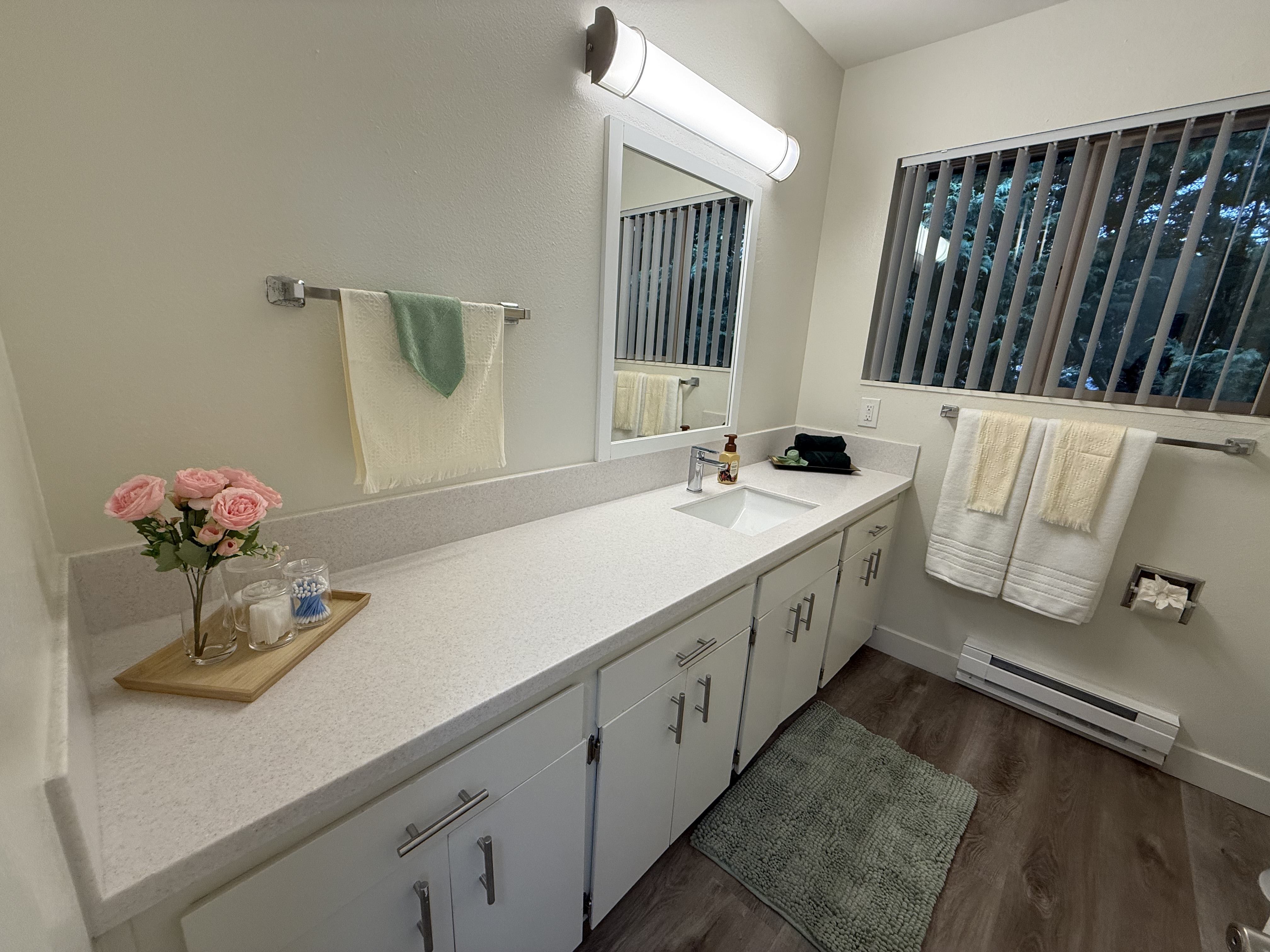 West Royal Apartments – photo 1