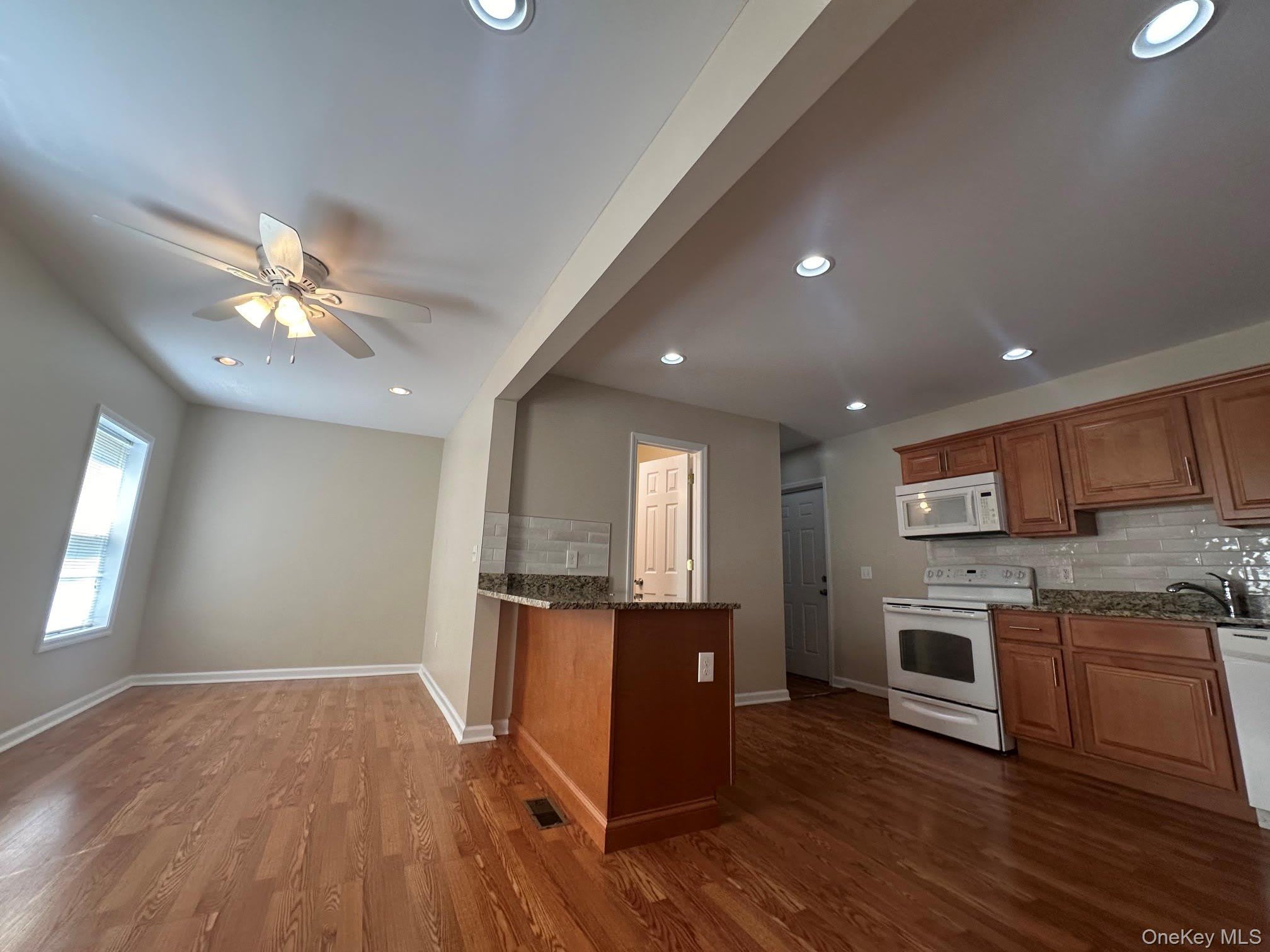 29 Fort Putnam Street – photo 3