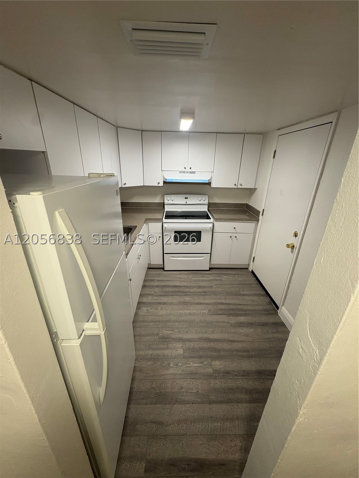 13285 NE 6th Ave – photo 1