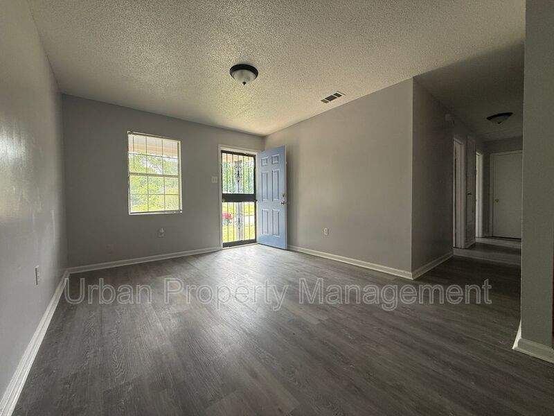 3608 Hicky St – photo 3