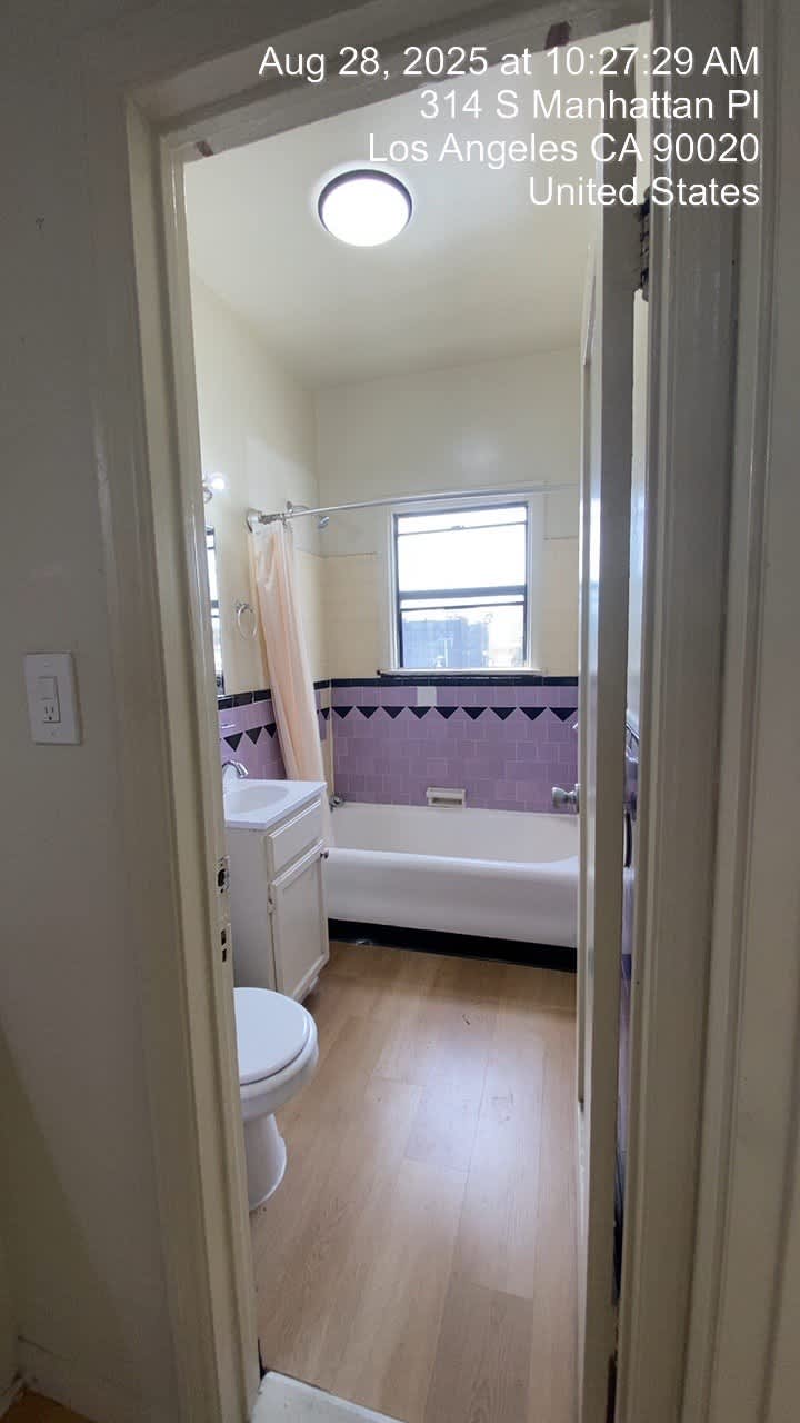320 S Manhattan Pl – photo 4