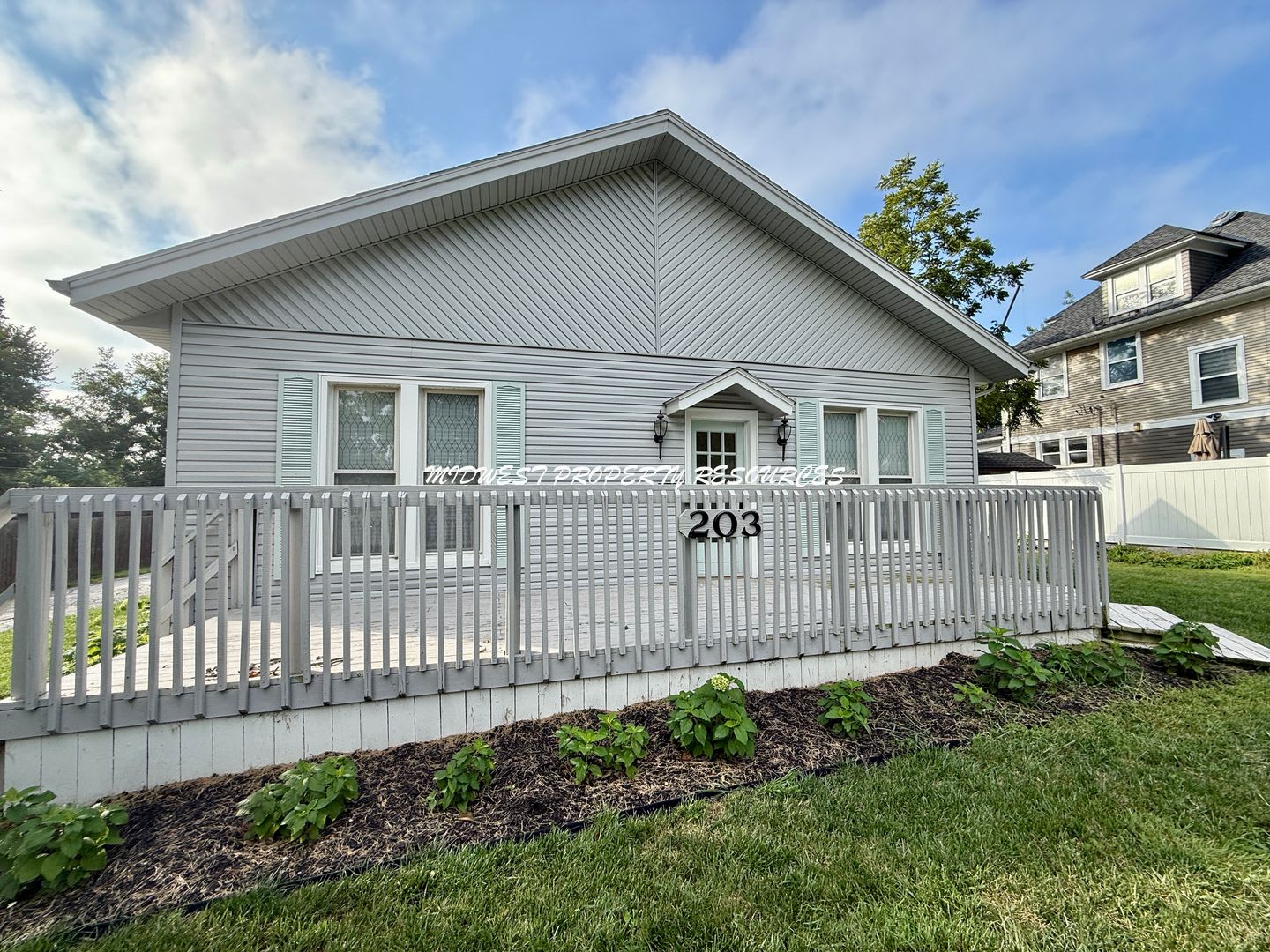 Beautifully Updated 3 Bedroom Home In Downtown Lee S Summit – photo 2