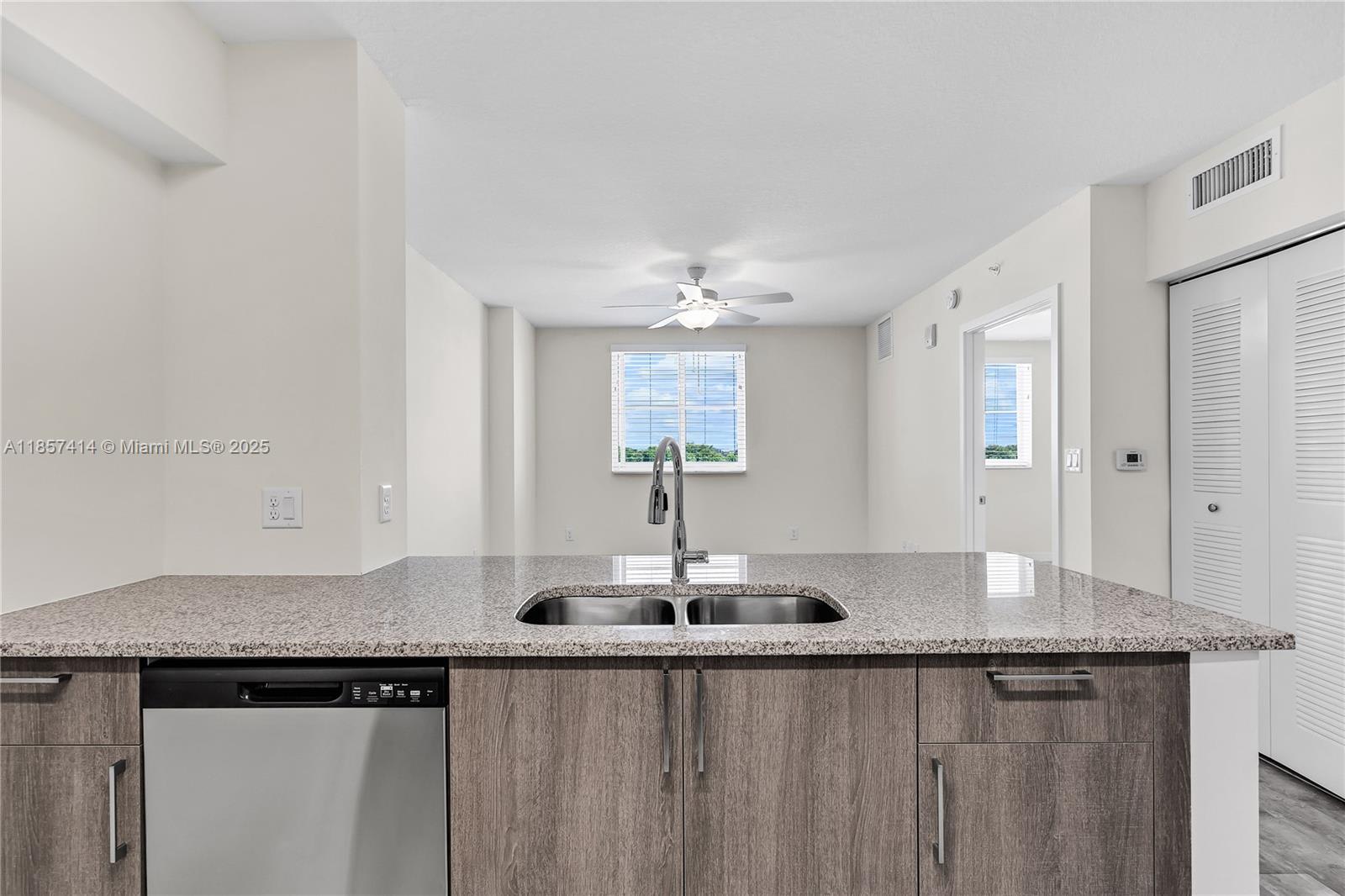 400 Nw 112th Ave – photo 4