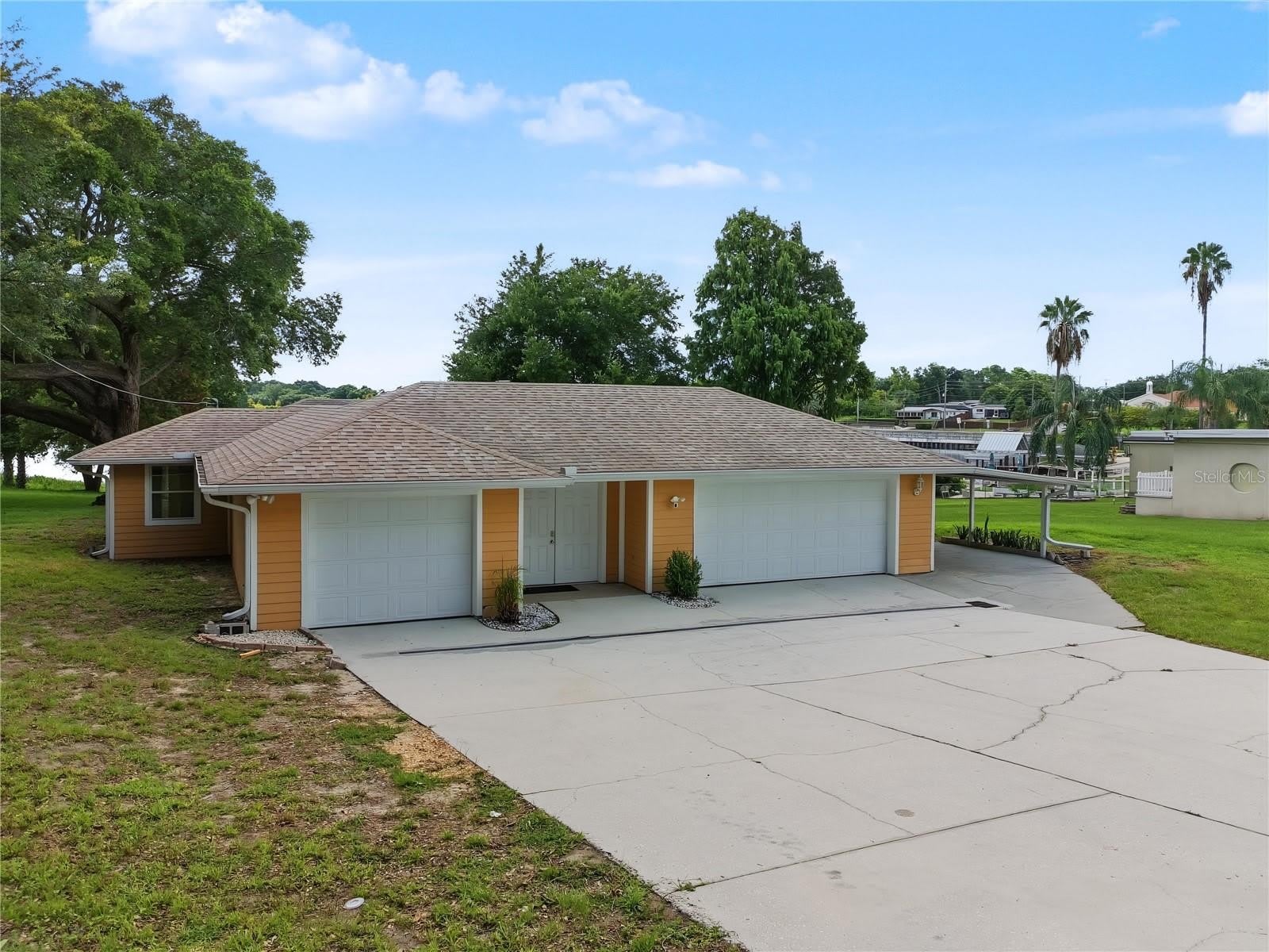 125 Lake Roy Drive – photo 1