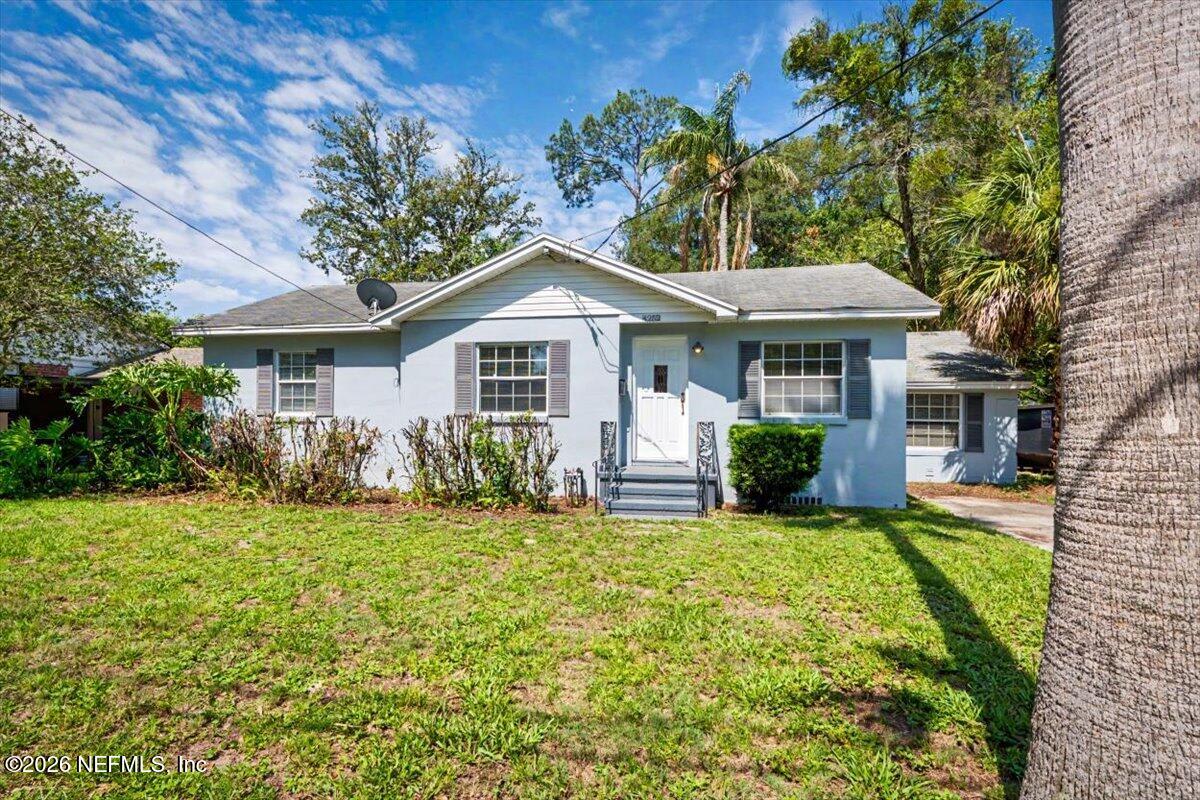 4252 Pinewood Ave. – photo 1