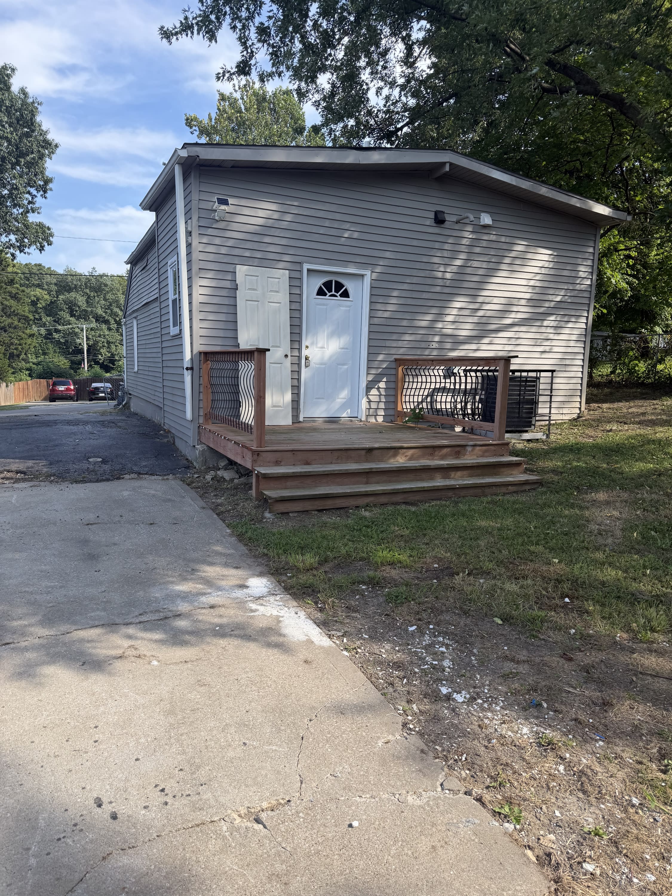 5814 Northeast Gunn Avenue – photo 2