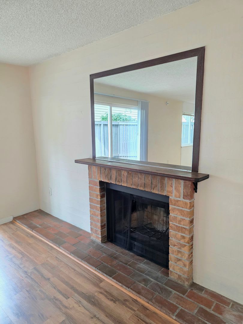 Renton Sunset Heights Condominiums 2 Bedroom 1 Bathroom Lower Floor Unit W S G Included Available Now – photo 4
