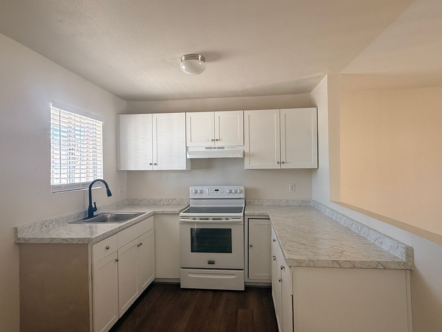 Spacious First Floor 2 Bedroom Condo – photo 3