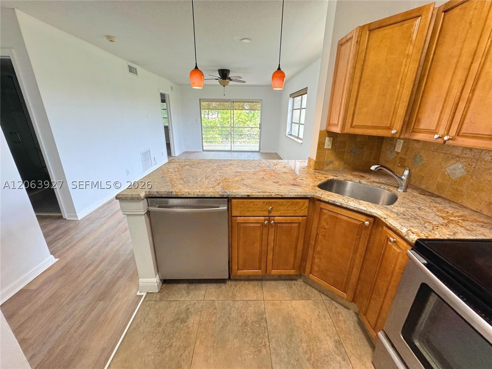 1400 NE 57th St – photo 2