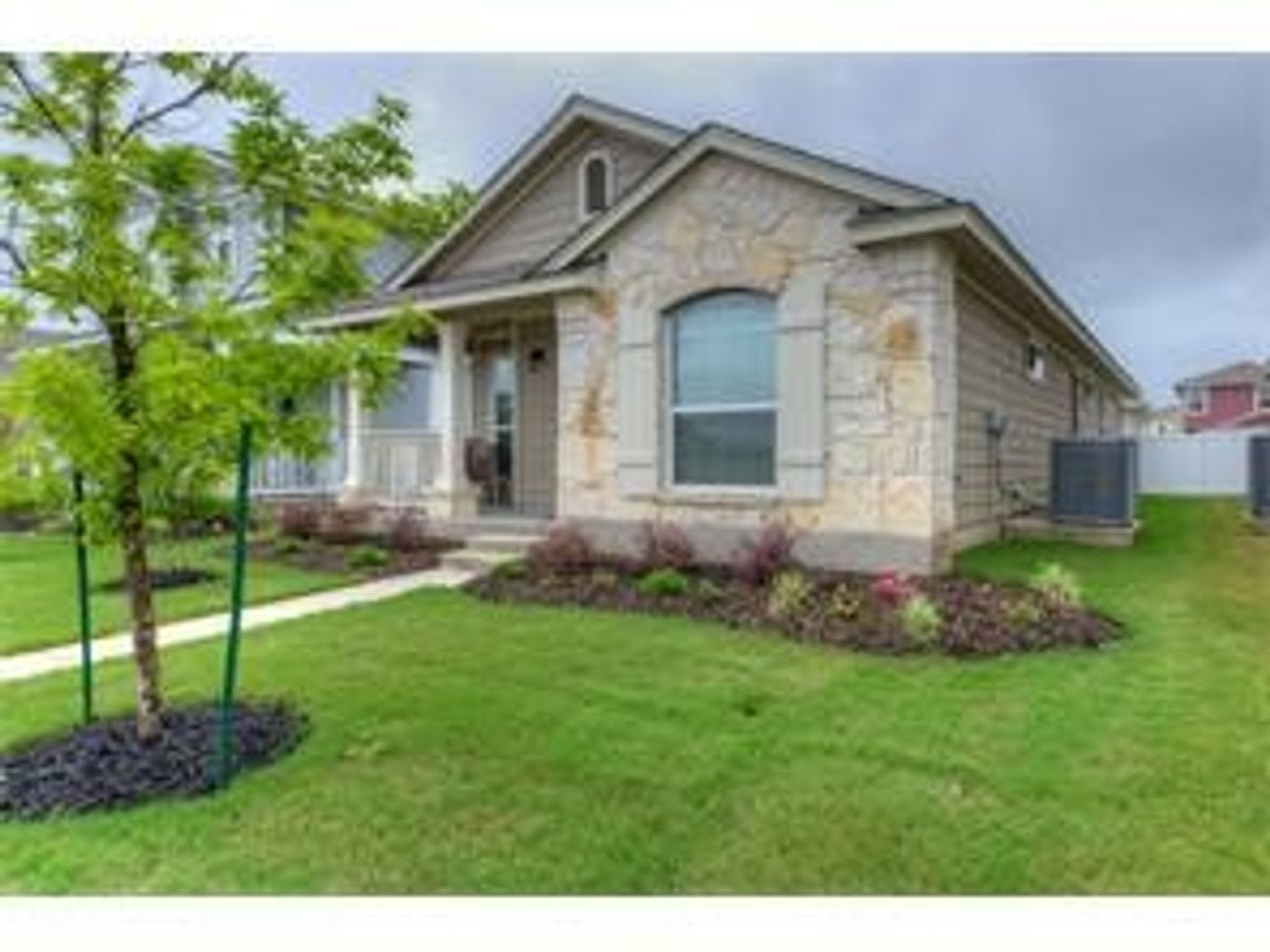 Charming 1 Story in Cedar Park Town Center – photo 2