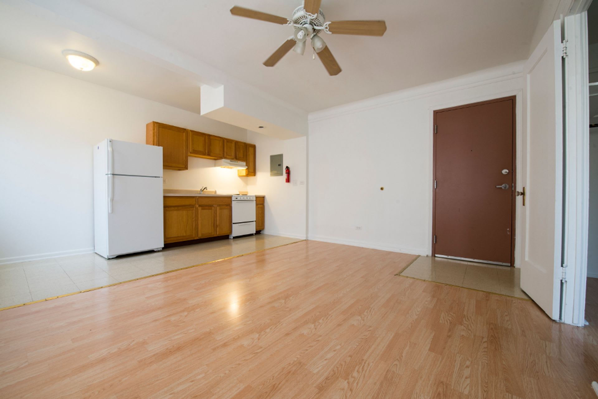 2233 West Wilson – photo 5