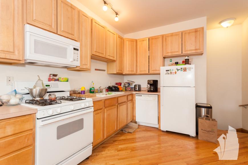 1446 W Chicago Ave – photo 2